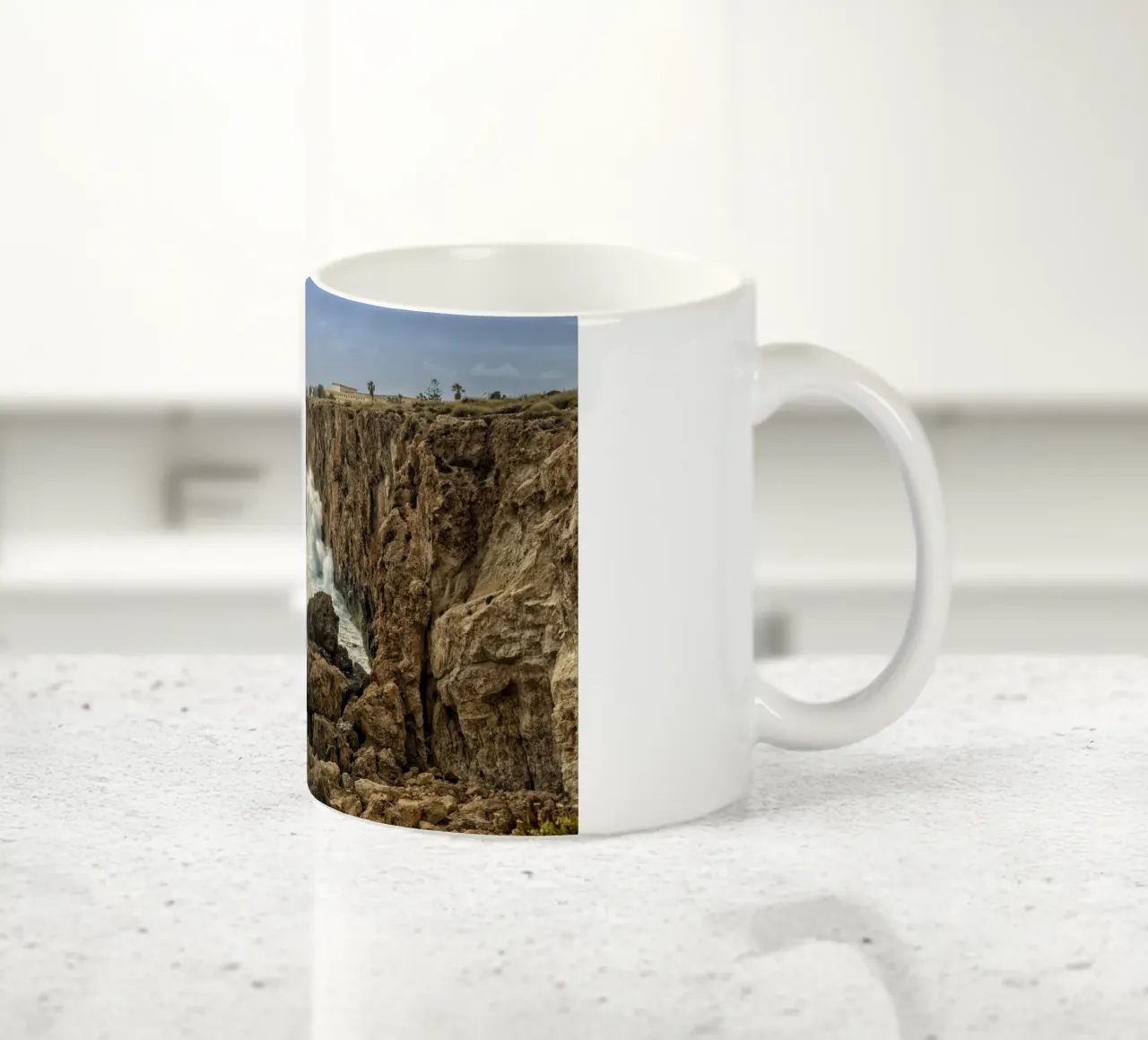 Costa di Malta tazza in ceramica da Curious Collections by Marielle Leenders