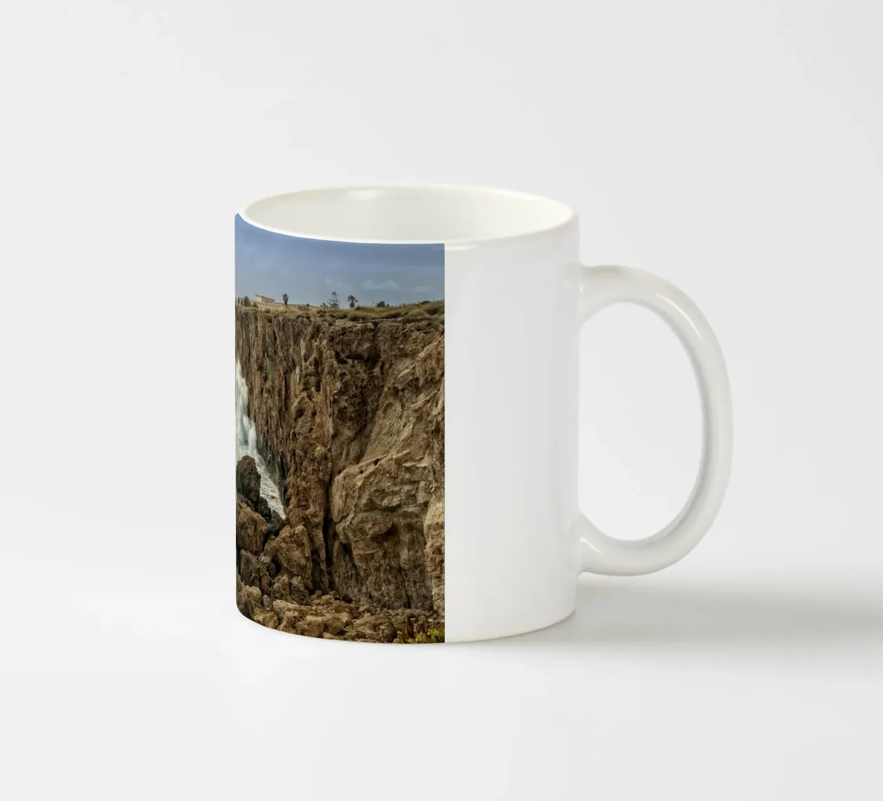 Costa di Malta tazza in ceramica da Curious Collections by Marielle Leenders