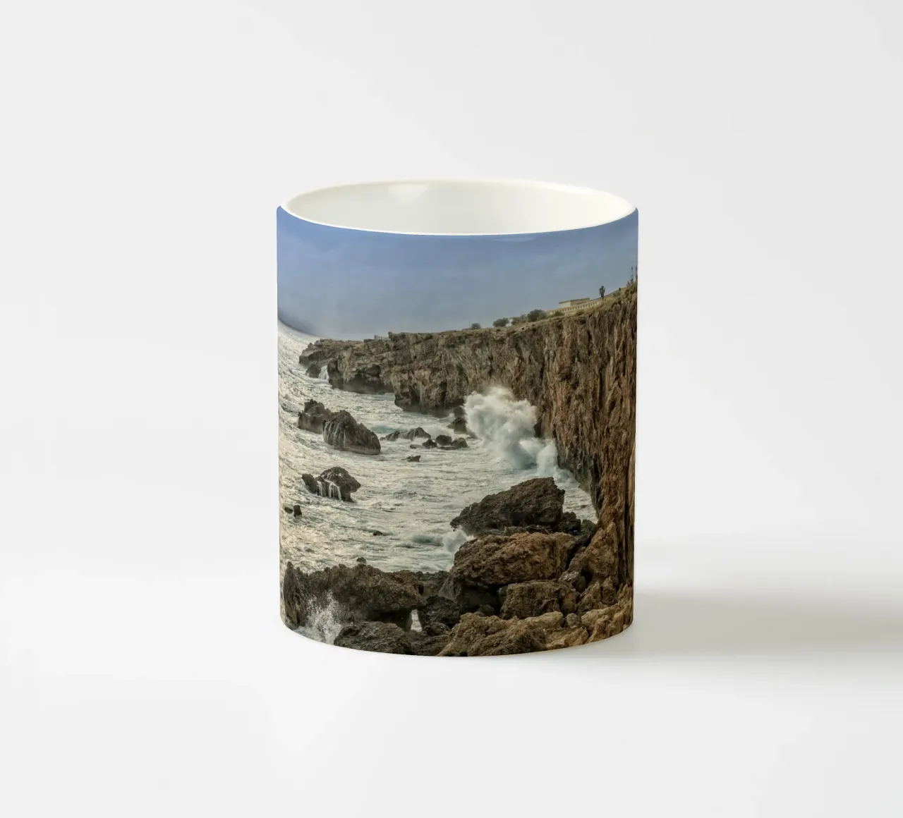 Costa di Malta tazza in ceramica da Curious Collections by Marielle Leenders