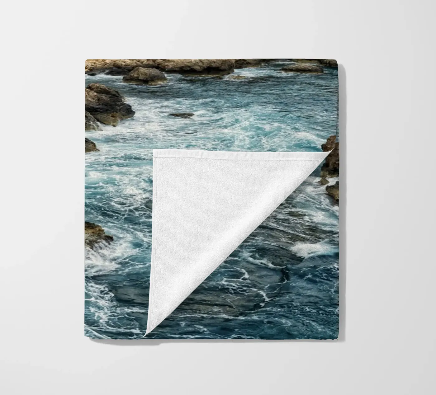 Coastline strandhanddoek van Curious Collections by Marielle Leenders
