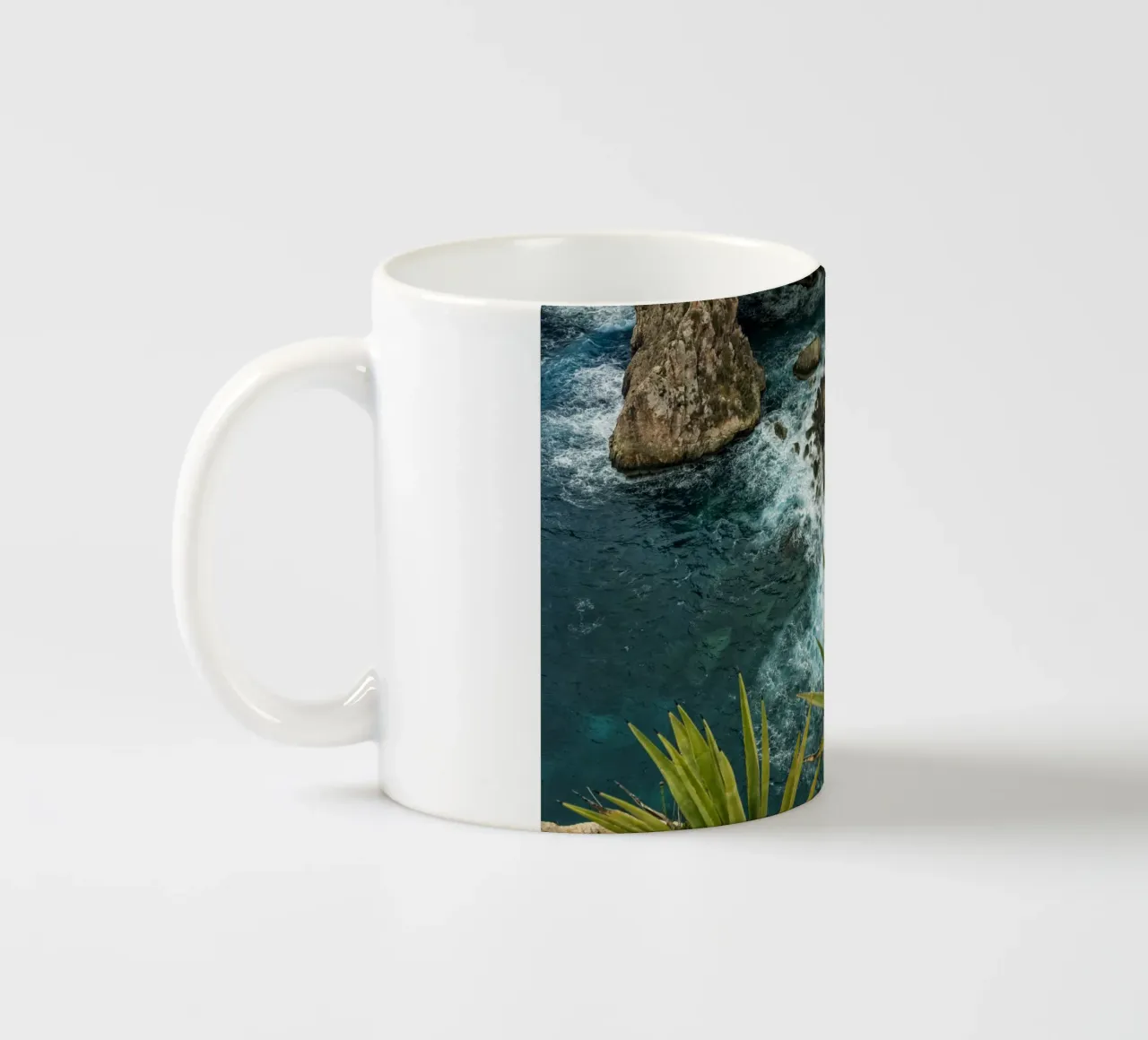 Costa di Malta tazza in ceramica da Curious Collections by Marielle Leenders