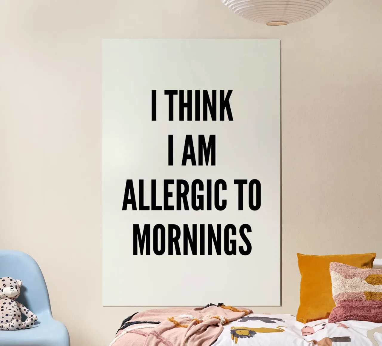 Allergic poster con telaio in legno da Mottos by Sinan Saydik