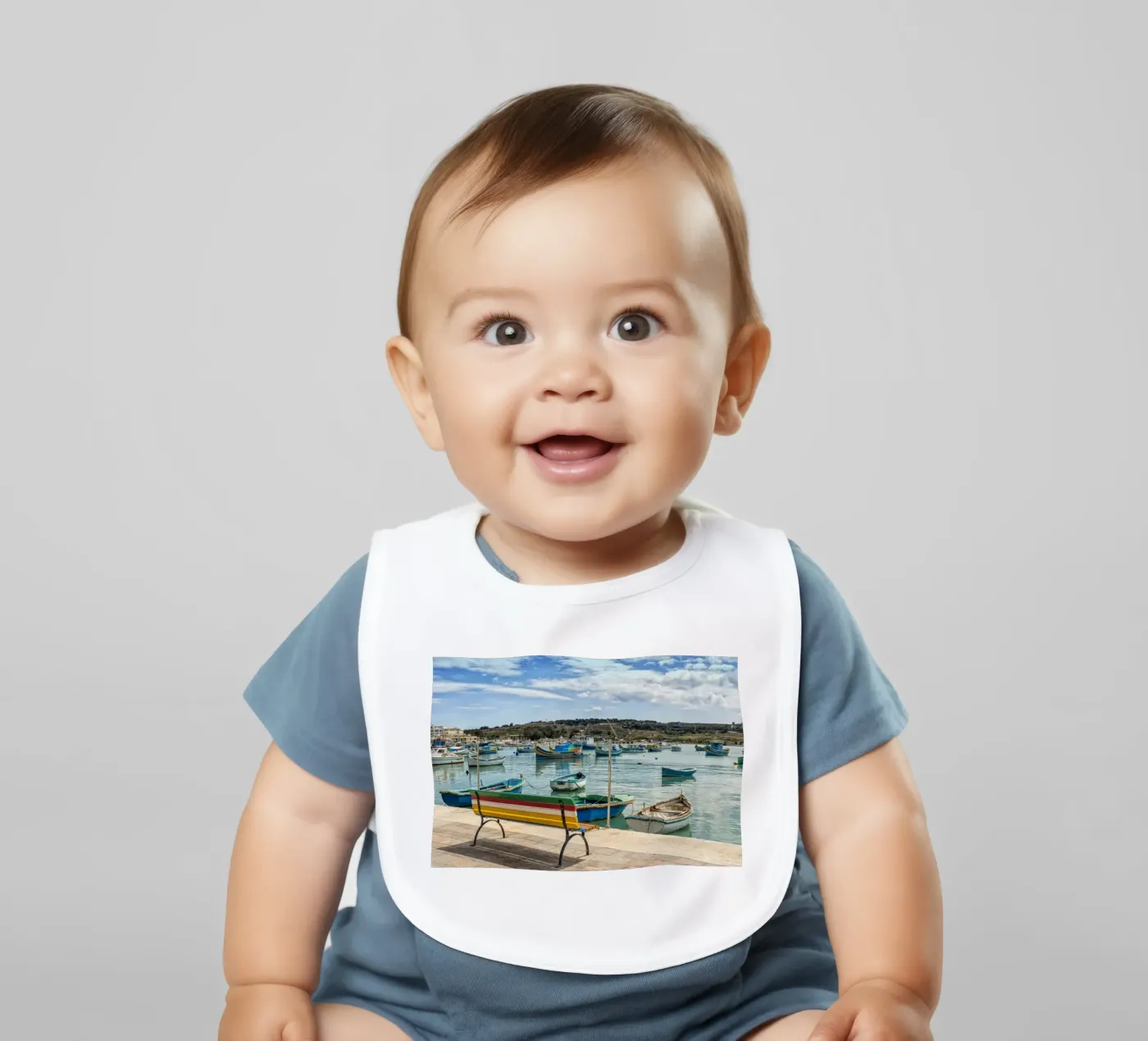 Fishingboats Babylätzchen von Curious Collections by Marielle Leenders