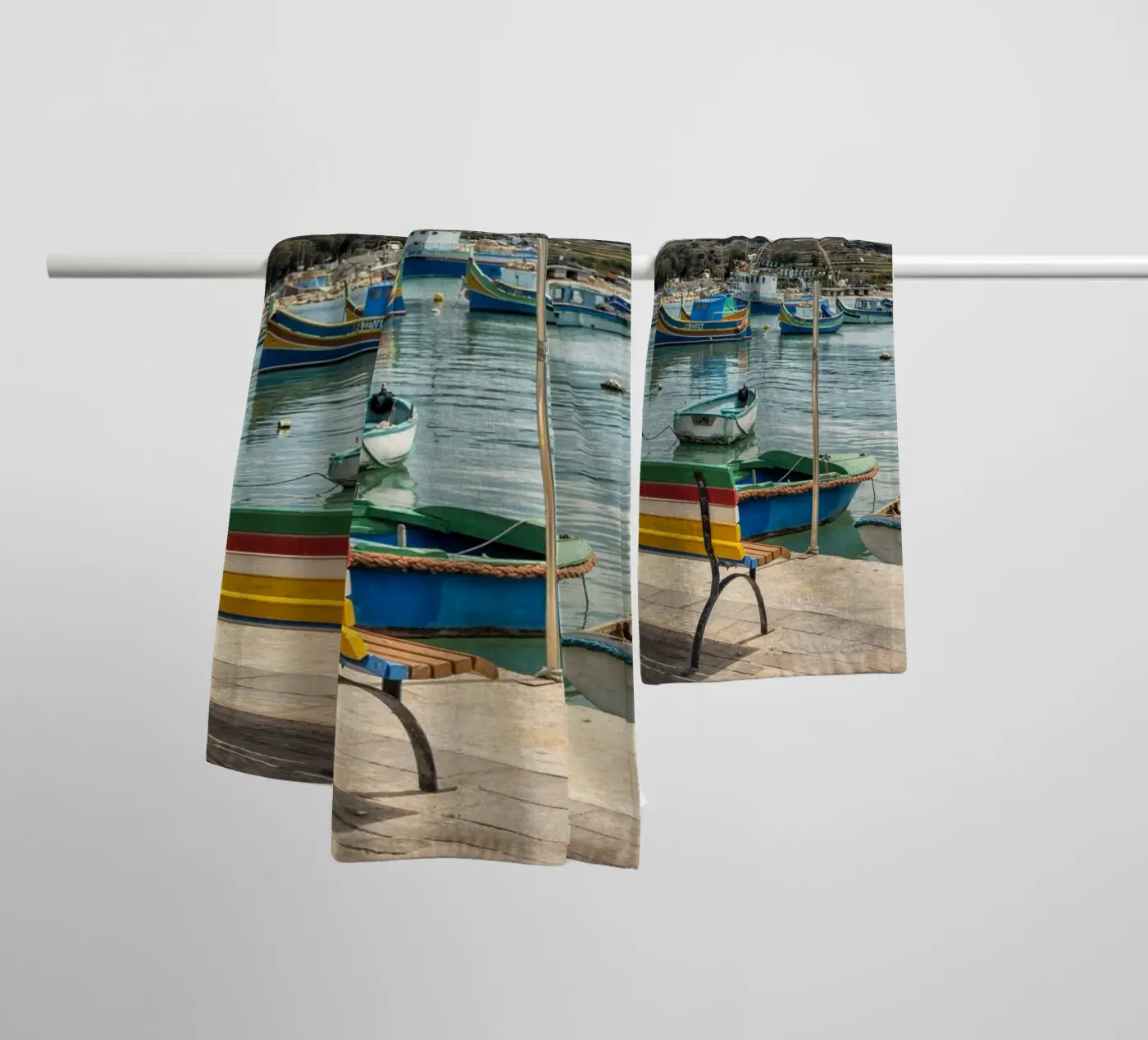 Fischerboote Handtuch von Curious Collections by Marielle Leenders