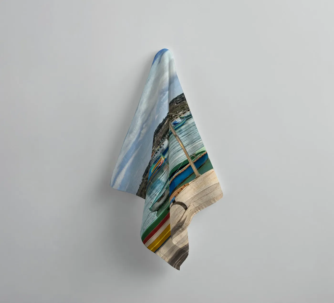 Fischerboote Handtuch von Curious Collections by Marielle Leenders