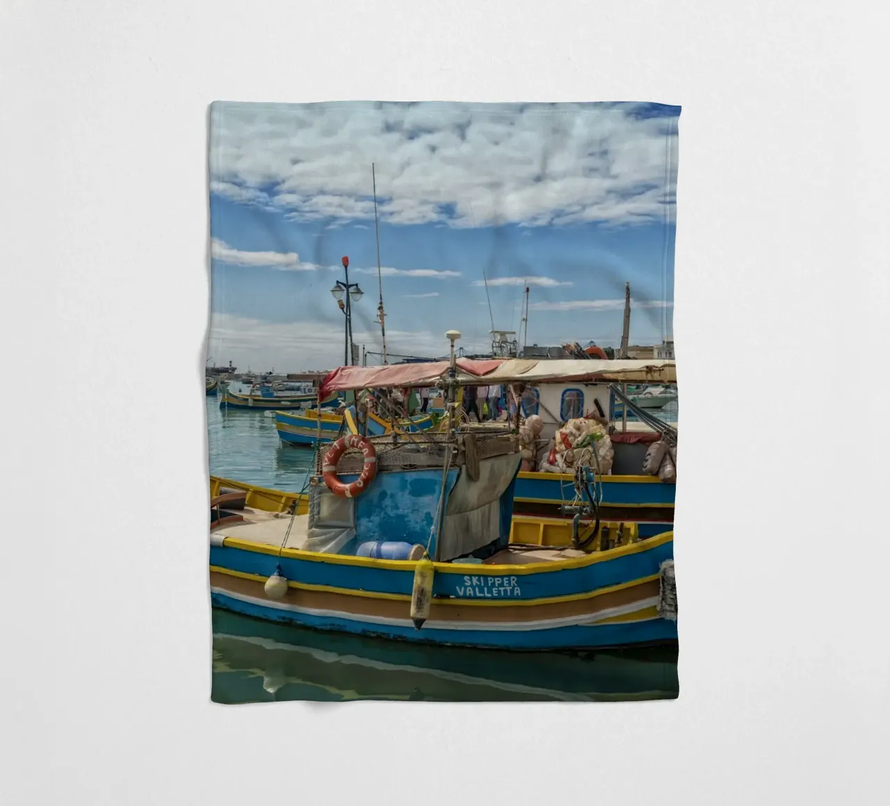 Fischerboote Fleecedecke von Curious Collections by Marielle Leenders