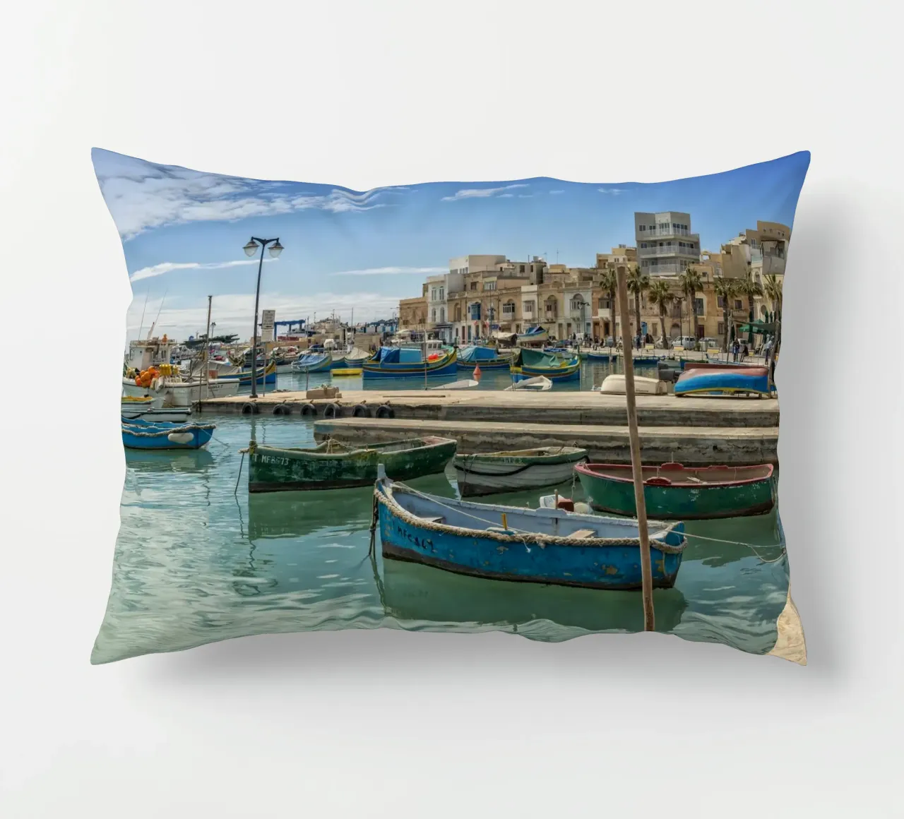 Barche da pesca colorate cuscino da Curious Collections by Marielle Leenders