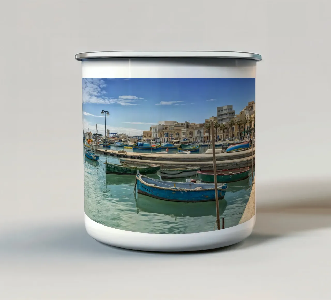 Barche da pesca colorate tazza in smalto da Curious Collections by Marielle Leenders