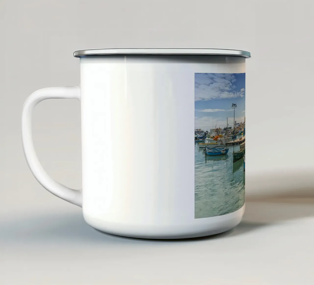 Barche da pesca colorate tazza in smalto da Curious Collections by Marielle Leenders