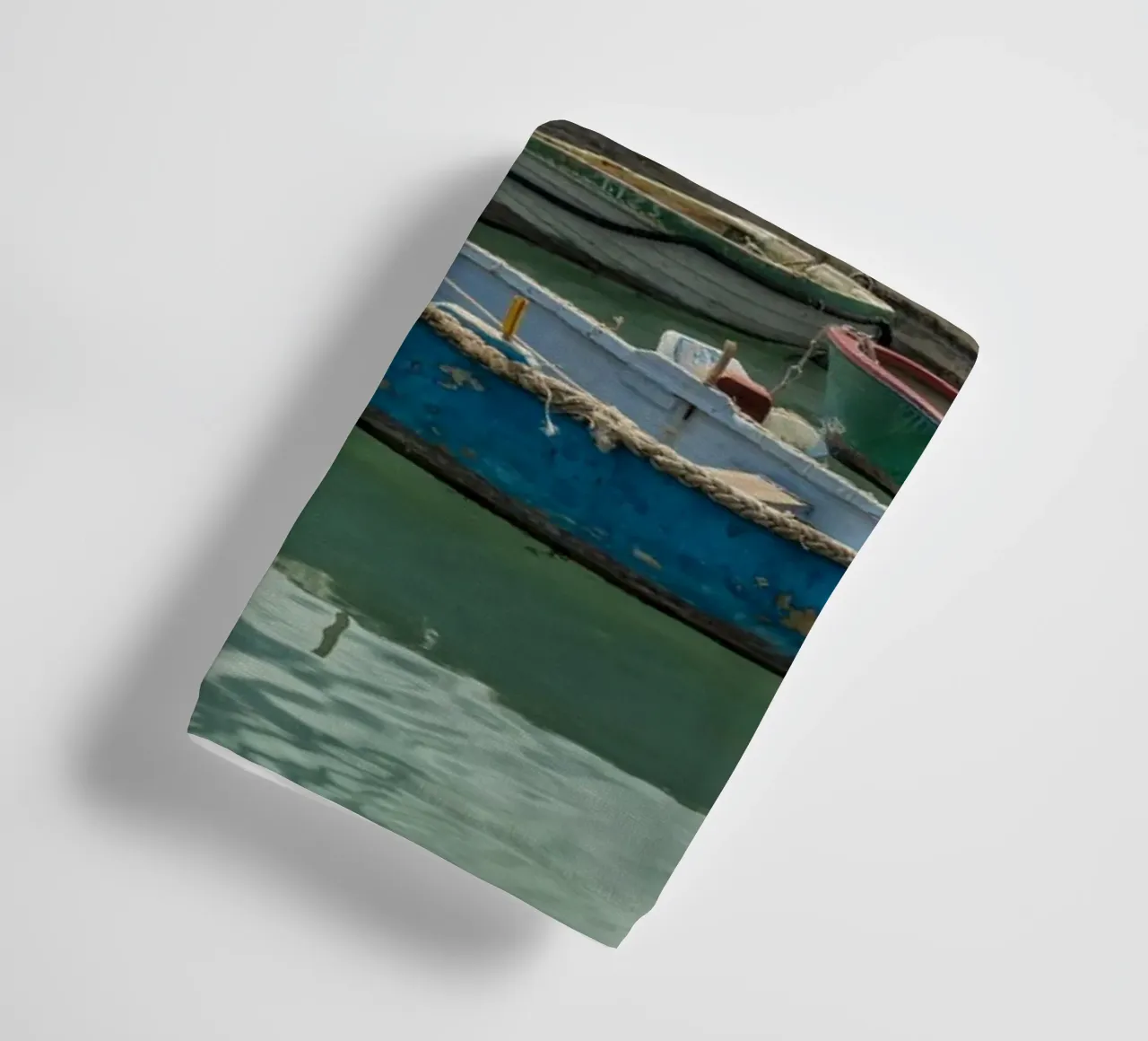 Barche da pesca colorate asciugamano da bagno da Curious Collections by Marielle Leenders