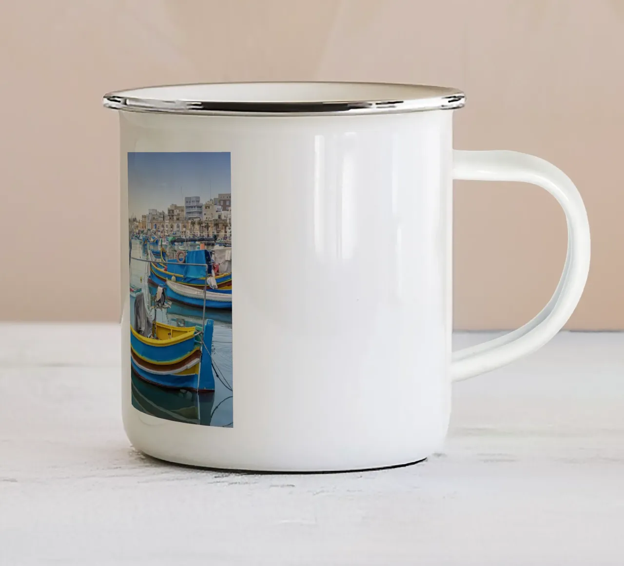 Barca da pesca colorata tazza in smalto da Curious Collections by Marielle Leenders