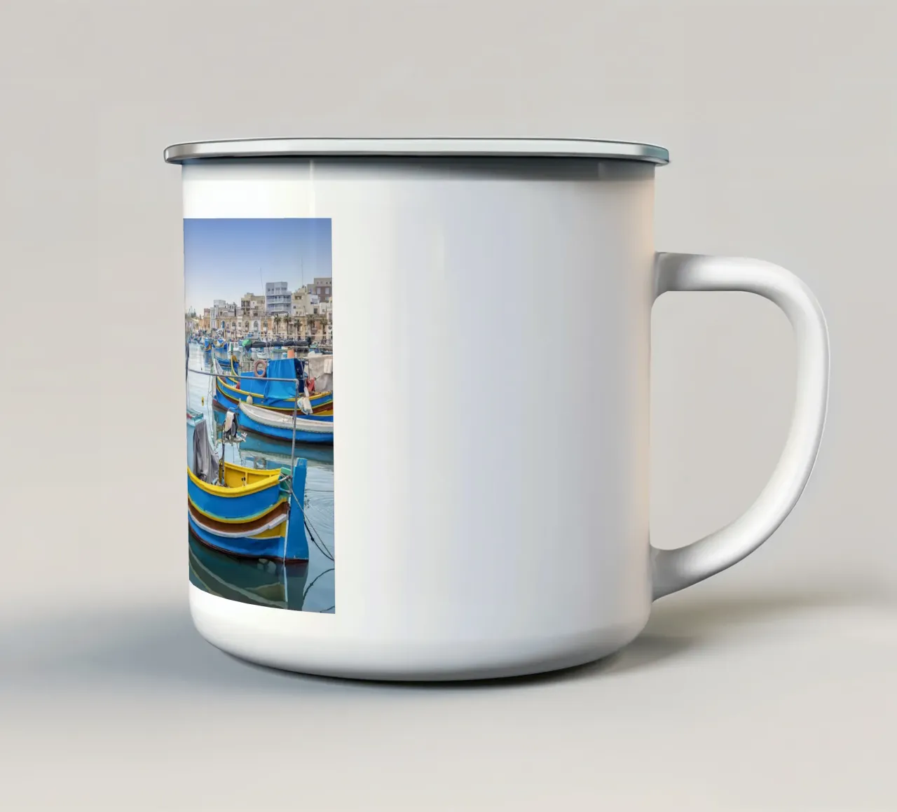 Barca da pesca colorata tazza in smalto da Curious Collections by Marielle Leenders