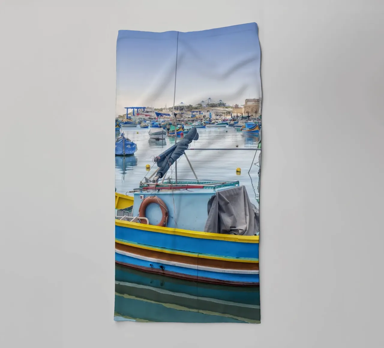 Barca da pesca colorata asciugamano da bagno da Curious Collections by Marielle Leenders