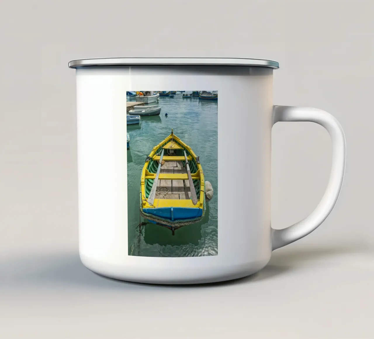 Barca da pesca d'epoca tazza in smalto da Curious Collections by Marielle Leenders