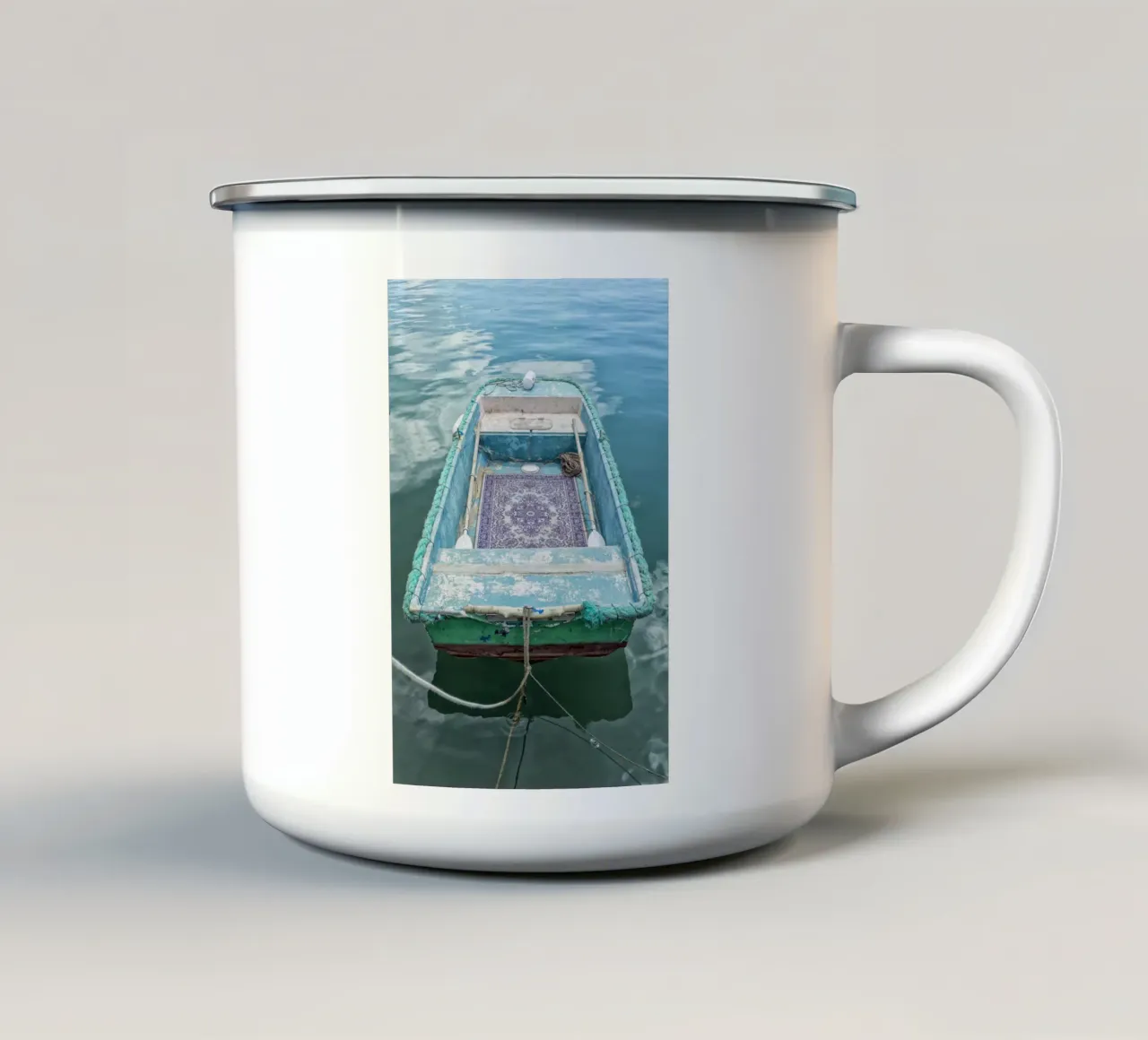 Oldtimer-Fischerboot Emaille Tasse von Curious Collections by Marielle Leenders