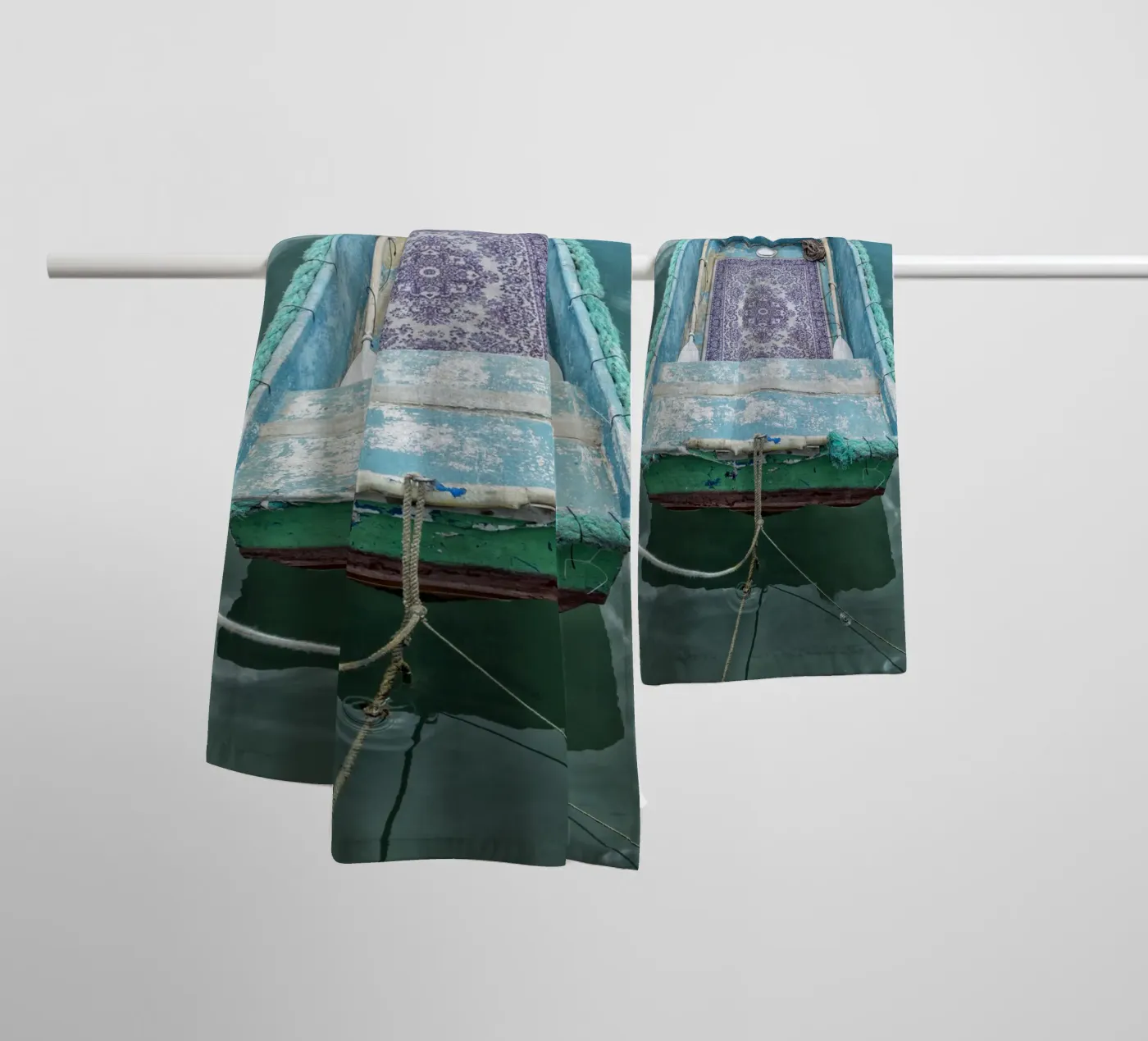 Oldtimer-Fischerboot Handtuch von Curious Collections by Marielle Leenders