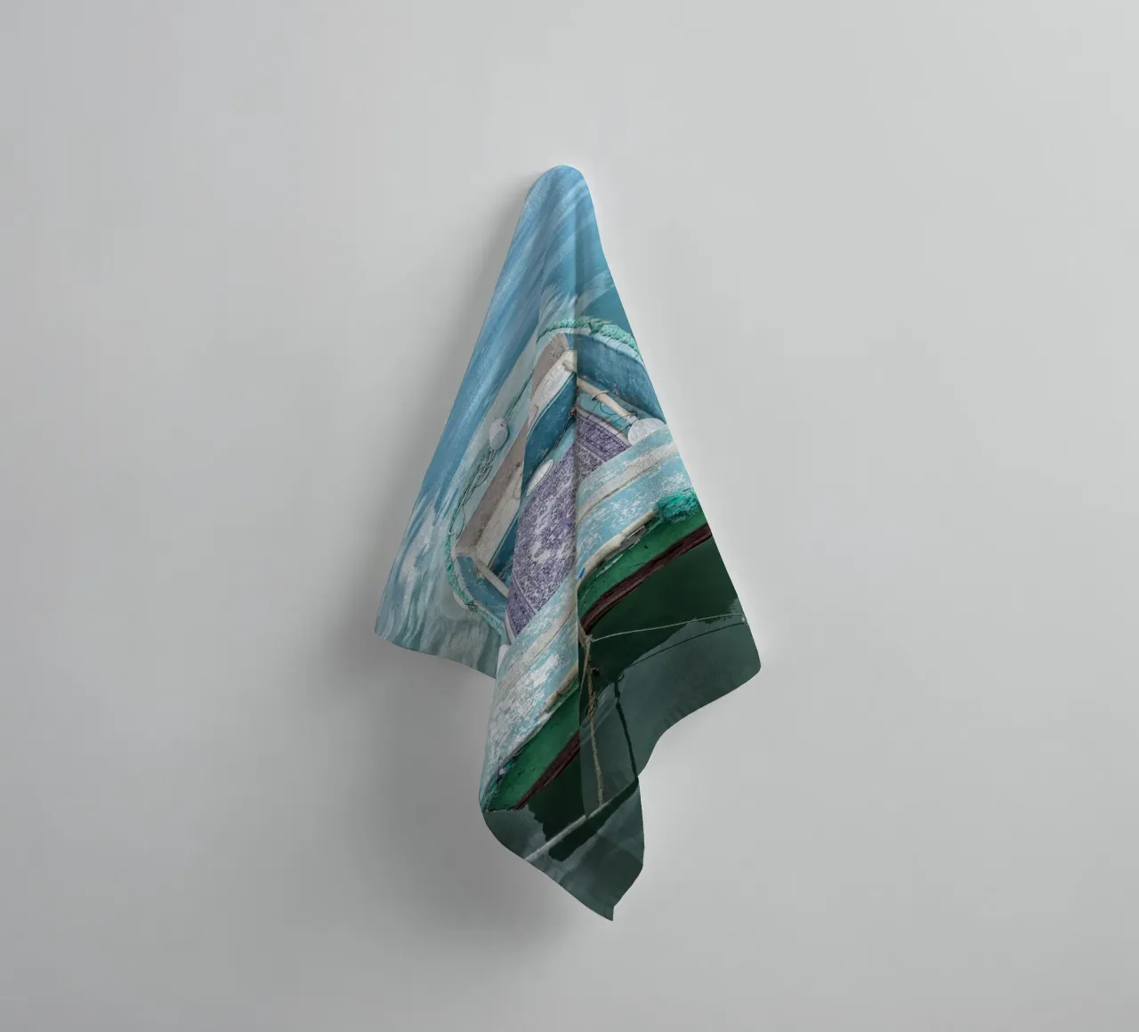 Oldtimer-Fischerboot Handtuch von Curious Collections by Marielle Leenders
