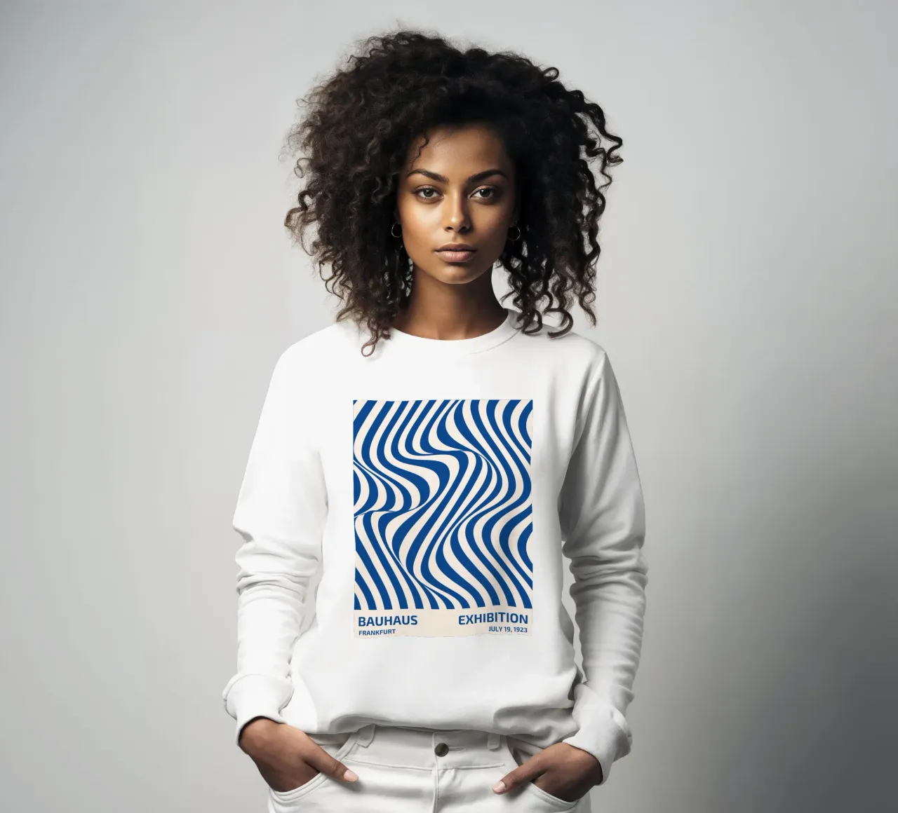 Bauhaus Wellenmuster – Abstrakte Kunst in Blau-Weiß Sweatshirt von Whole©