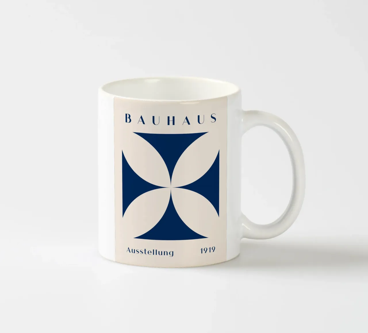 Mostra Bauhaus 1919 - Design geometrico in blu tazza in ceramica da Whole©