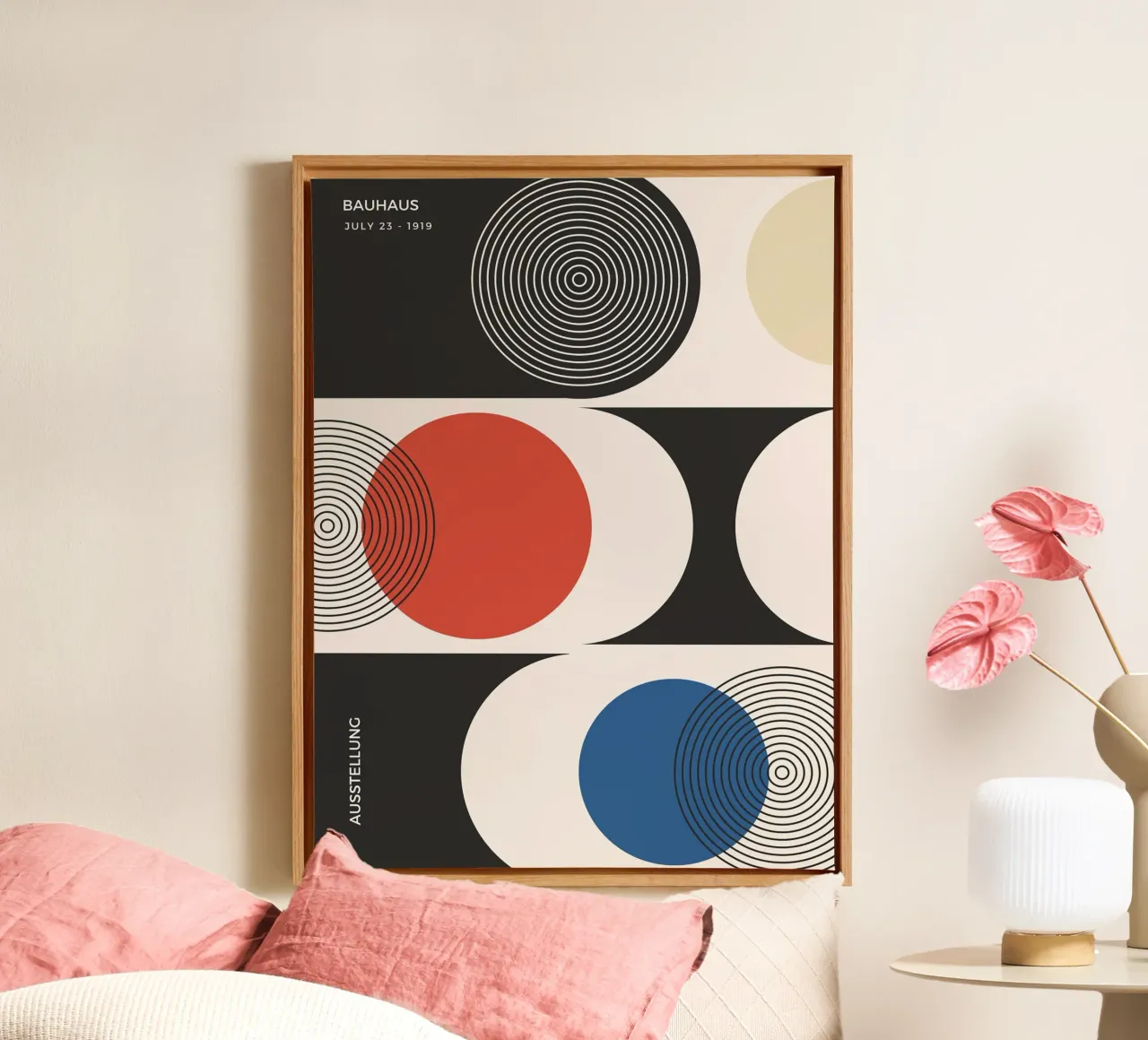Bauhaus tentoonstelling - Cirkels en primaire kleuren ontwerp canvas met Baklijst van Whole©