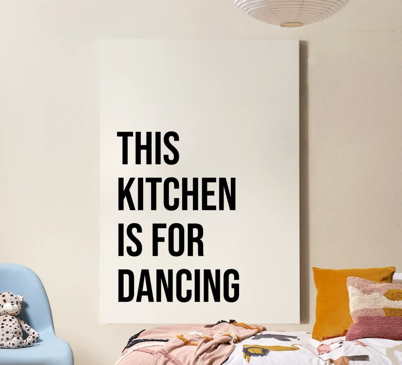 Questa cucina è per ballare tela con Cornice a cassetta da Paigaam Studio