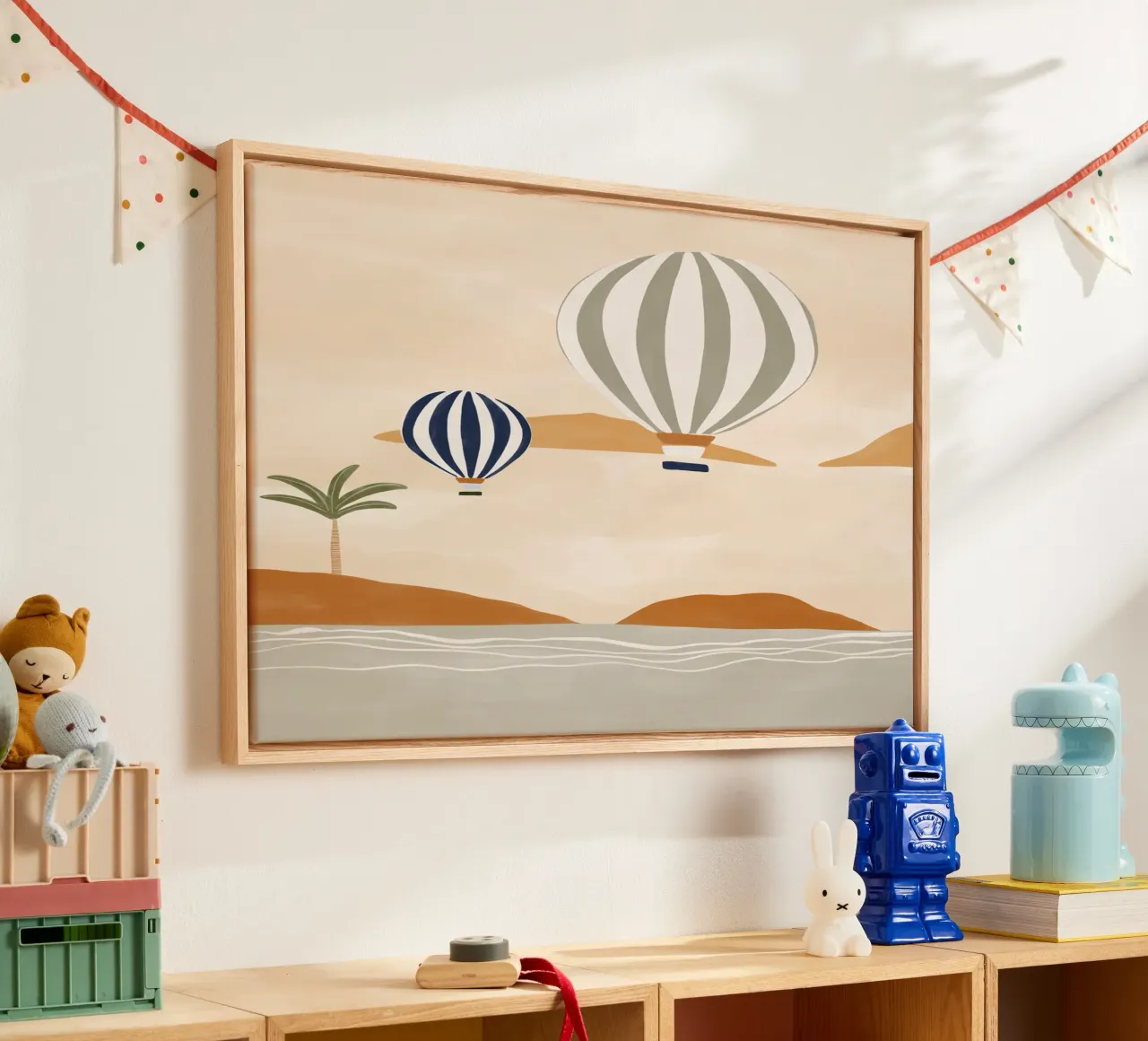 Globos de aire en el postre lienzo con Marco flotante de Ivy Green Illustrations