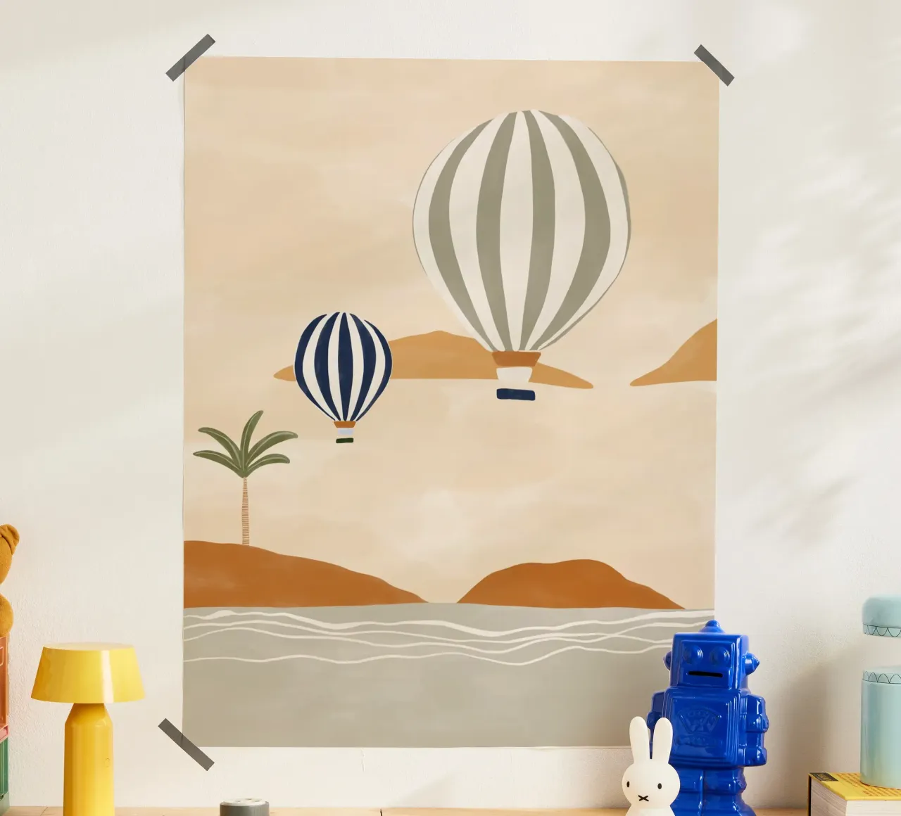 Palloncini d'aria nel dessert poster con telaio in legno da Ivy Green Illustrations