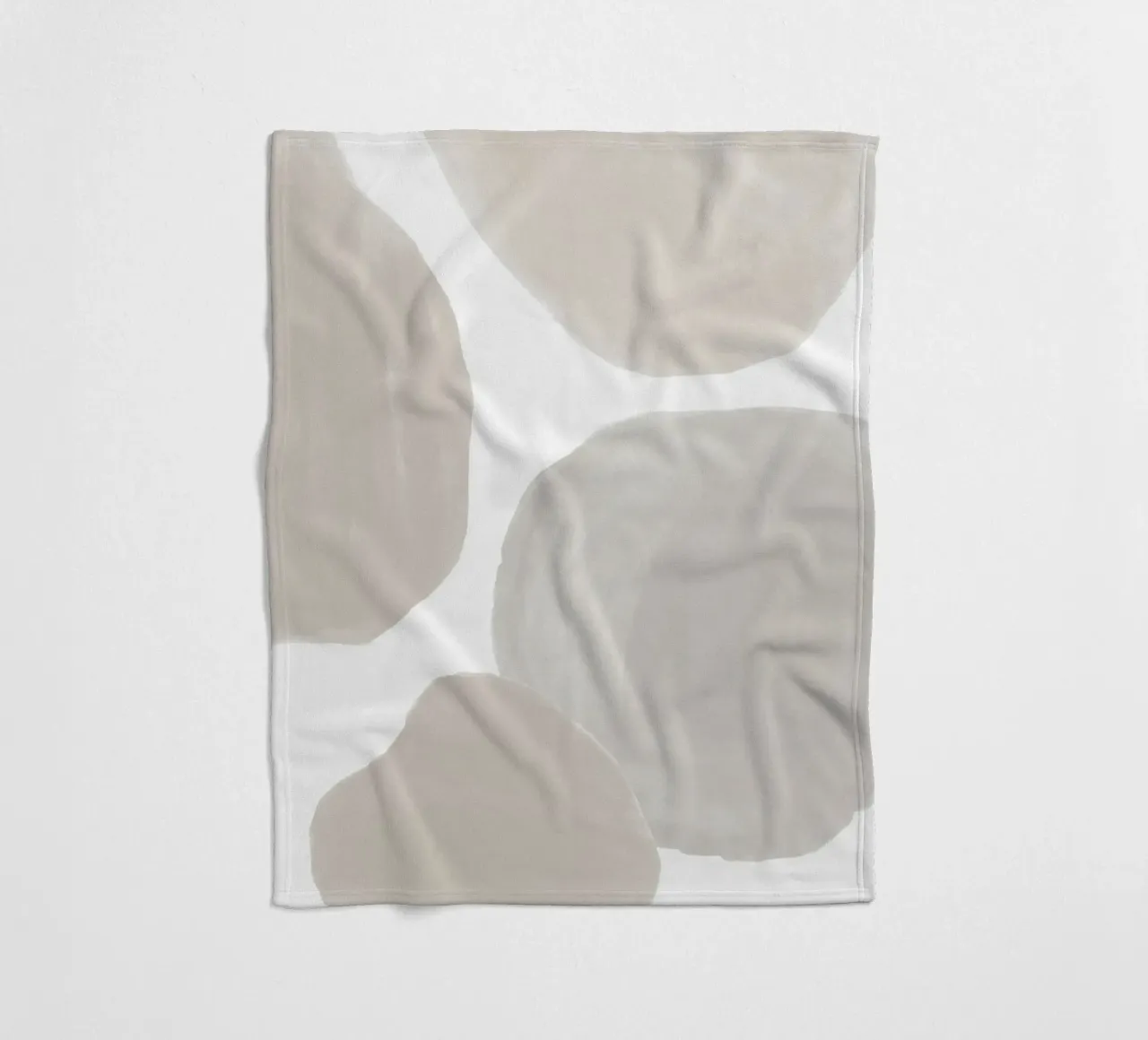 Abstrakte sanfte Formen – Moderne Wandkunst Fleecedecke von Whole©