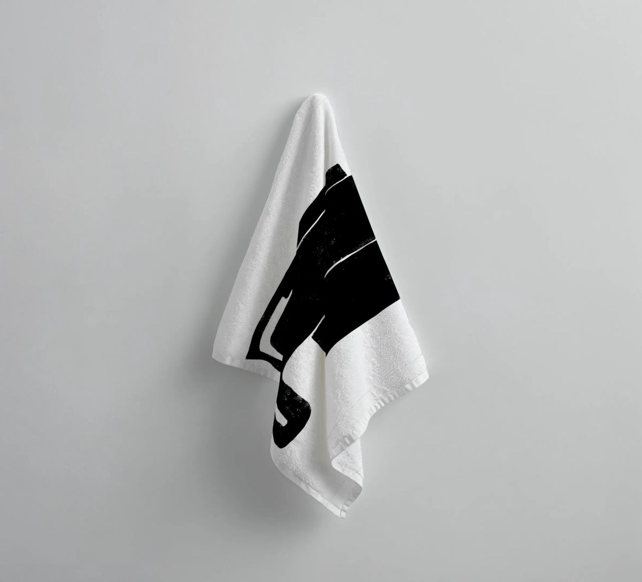 Art abstrait noir et blanc - Design minimaliste serviette de bain de Whole©