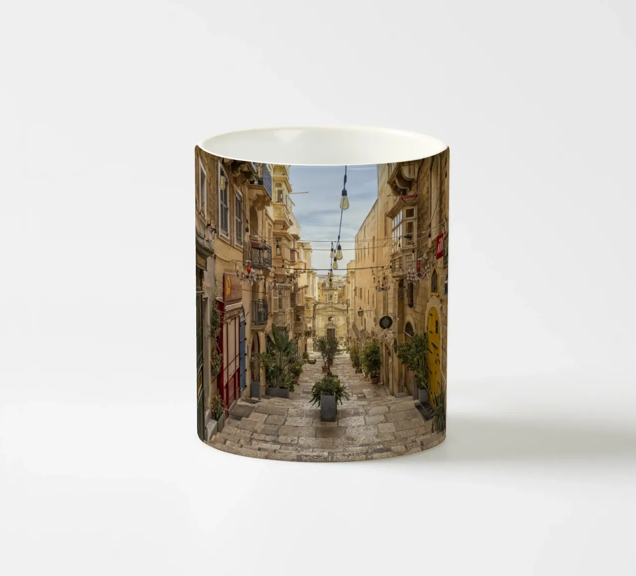 Via La Valletta tazza in ceramica da Curious Collections by Marielle Leenders
