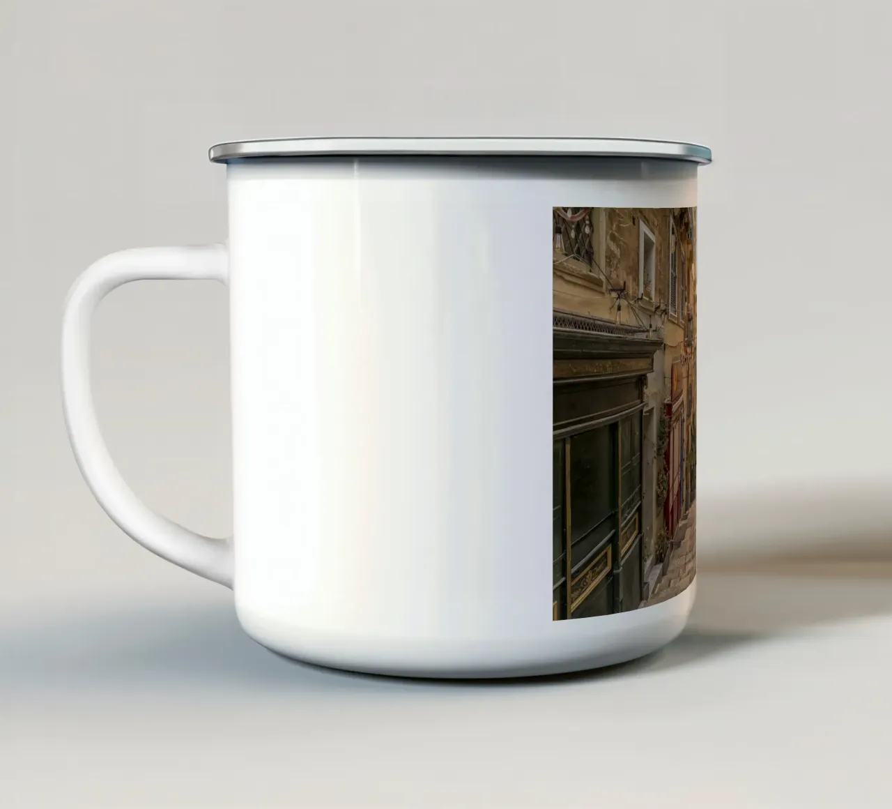 Via La Valletta tazza in smalto da Curious Collections by Marielle Leenders