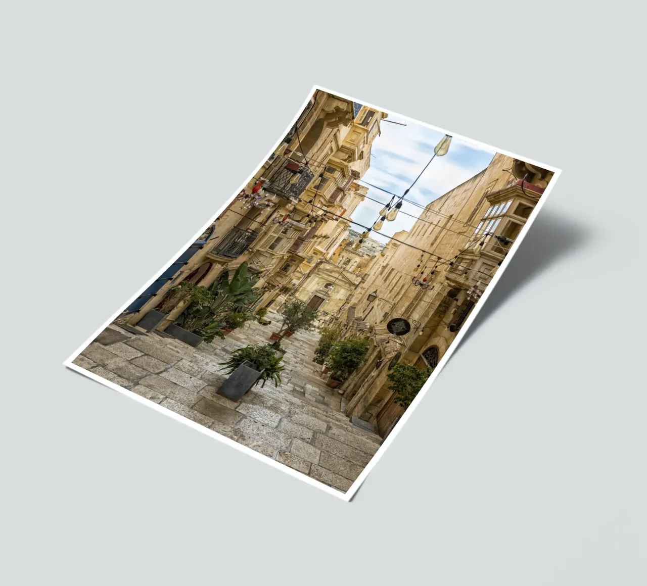Vista stradale di La Valletta foglio adesivo da Curious Collections by Marielle Leenders