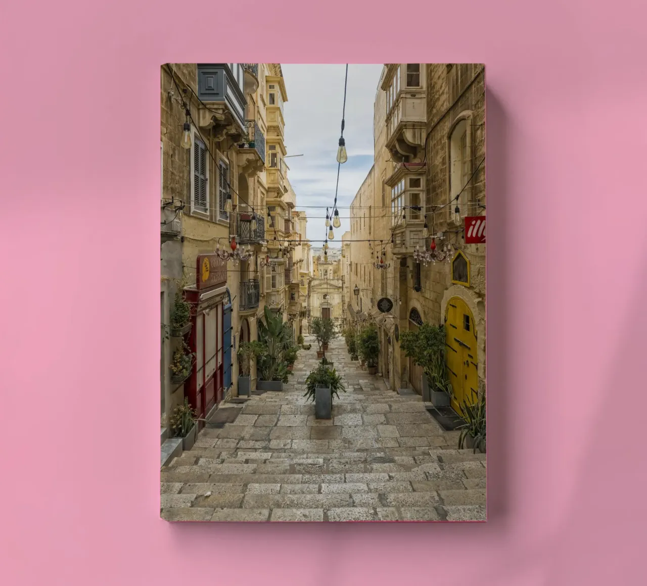 Vista de la calle Valetta Malta cuaderno de Curious Collections by Marielle Leenders