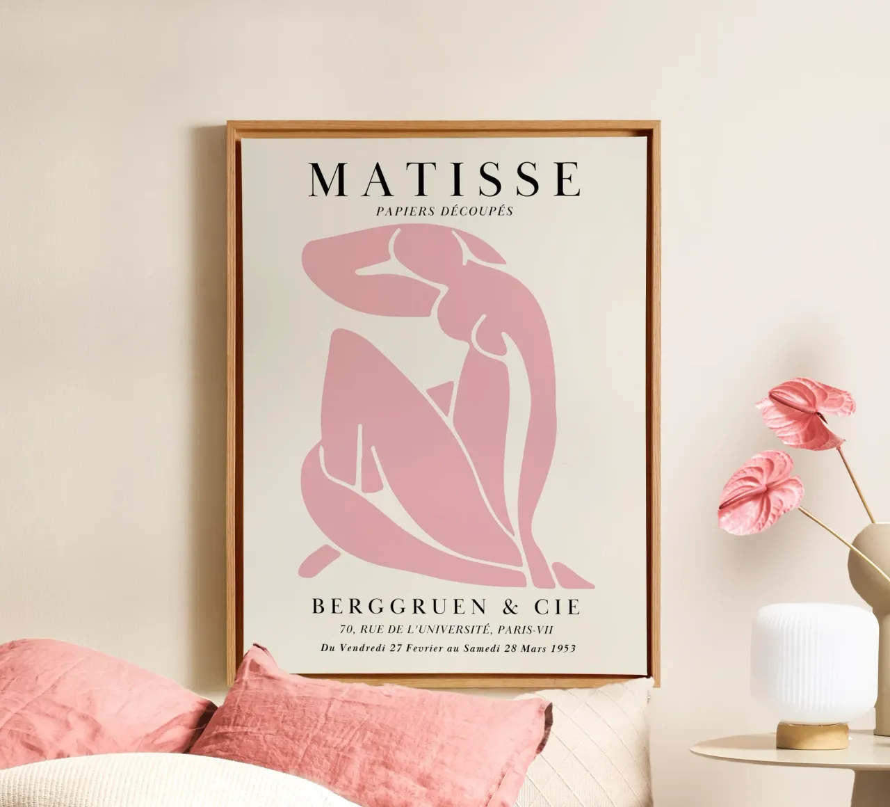 Abstrakte Figur in Rosa – Matisse inspiriertes Kunstwerk Leinwand mit Schattenfugenrahmen von Whole©