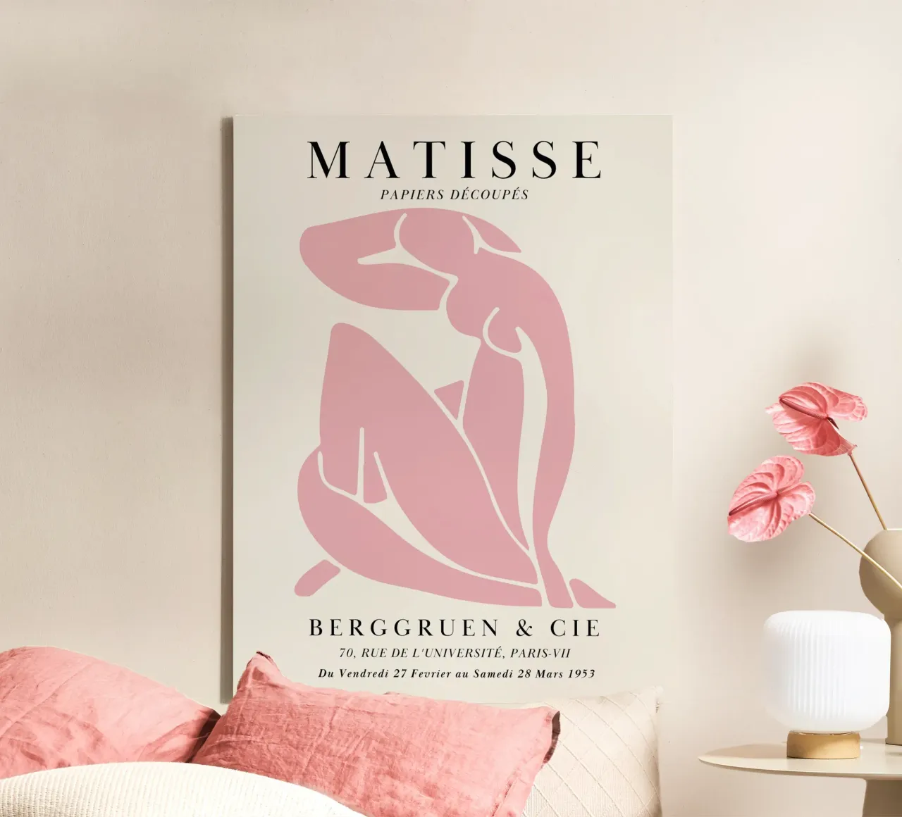 Abstrakte Figur in Rosa – Matisse inspiriertes Kunstwerk Leinwand mit Schattenfugenrahmen von Whole©