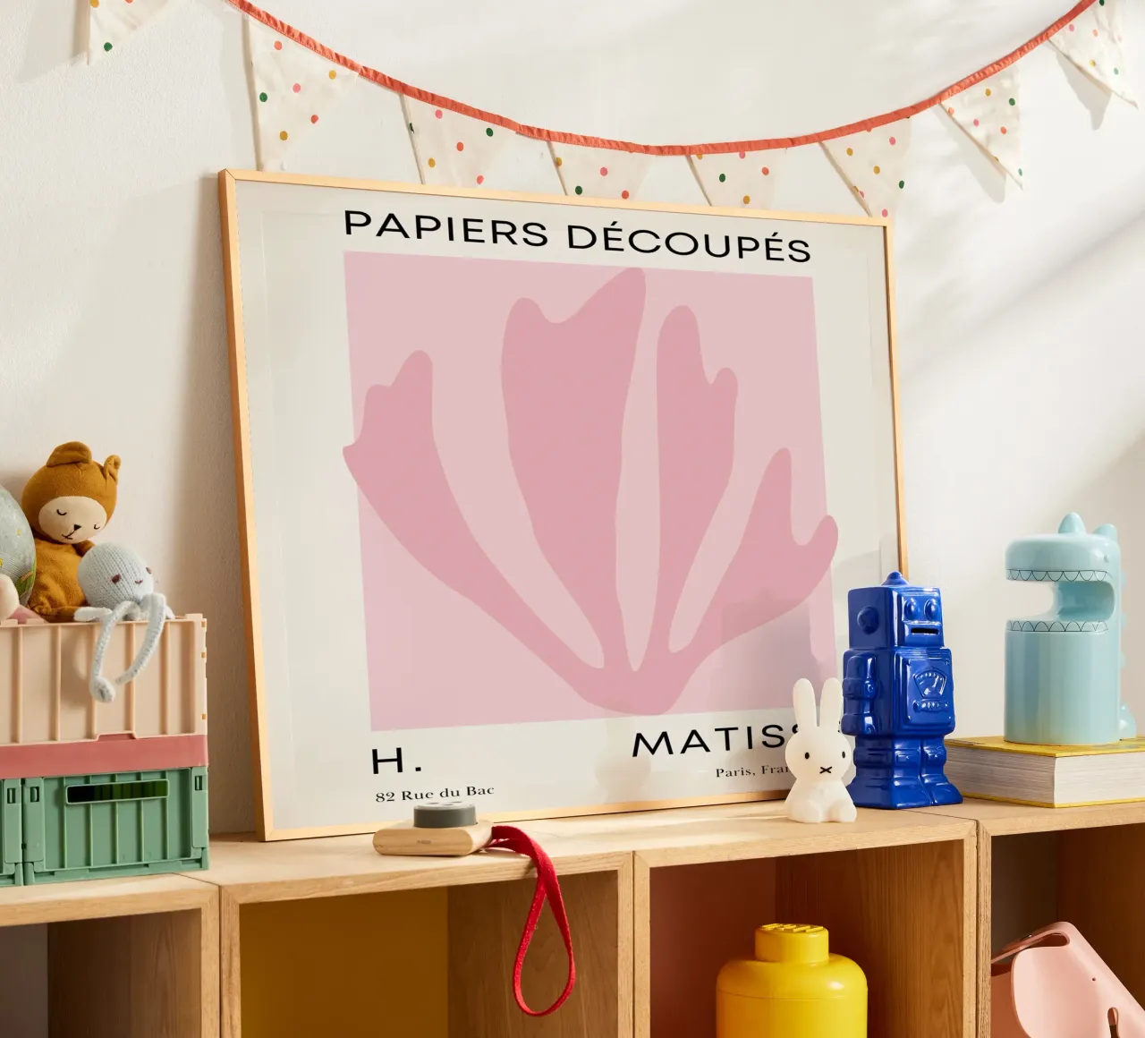 Forma di foglia rosa - Design di silhouette ispirato a Matisse poster con telaio in plastica da Whole©
