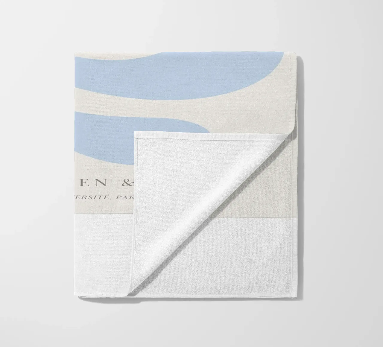 Abstracte bloemvorm - Op Matisse geïnspireerd ontwerp strandhanddoek van Whole©
