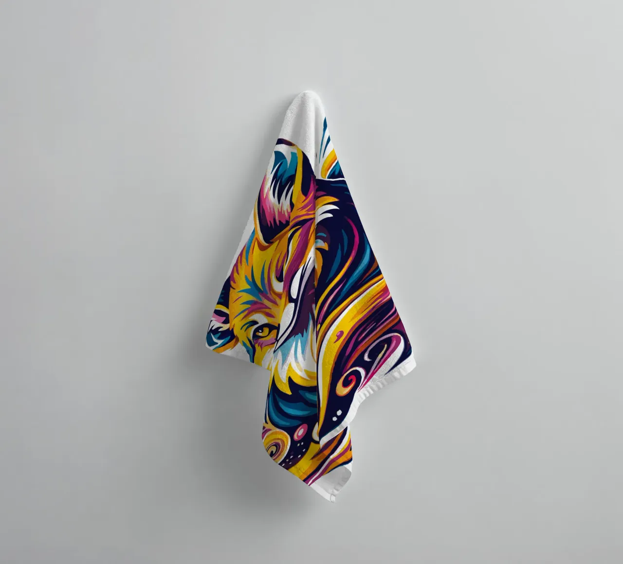 Strahlender Fuchs Whimsy Handtuch von Artnesia