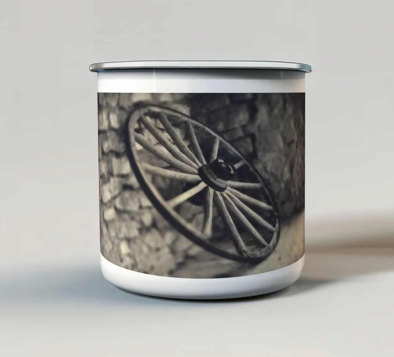 Waggon Wheel tazza in smalto da Dave Hare Photography