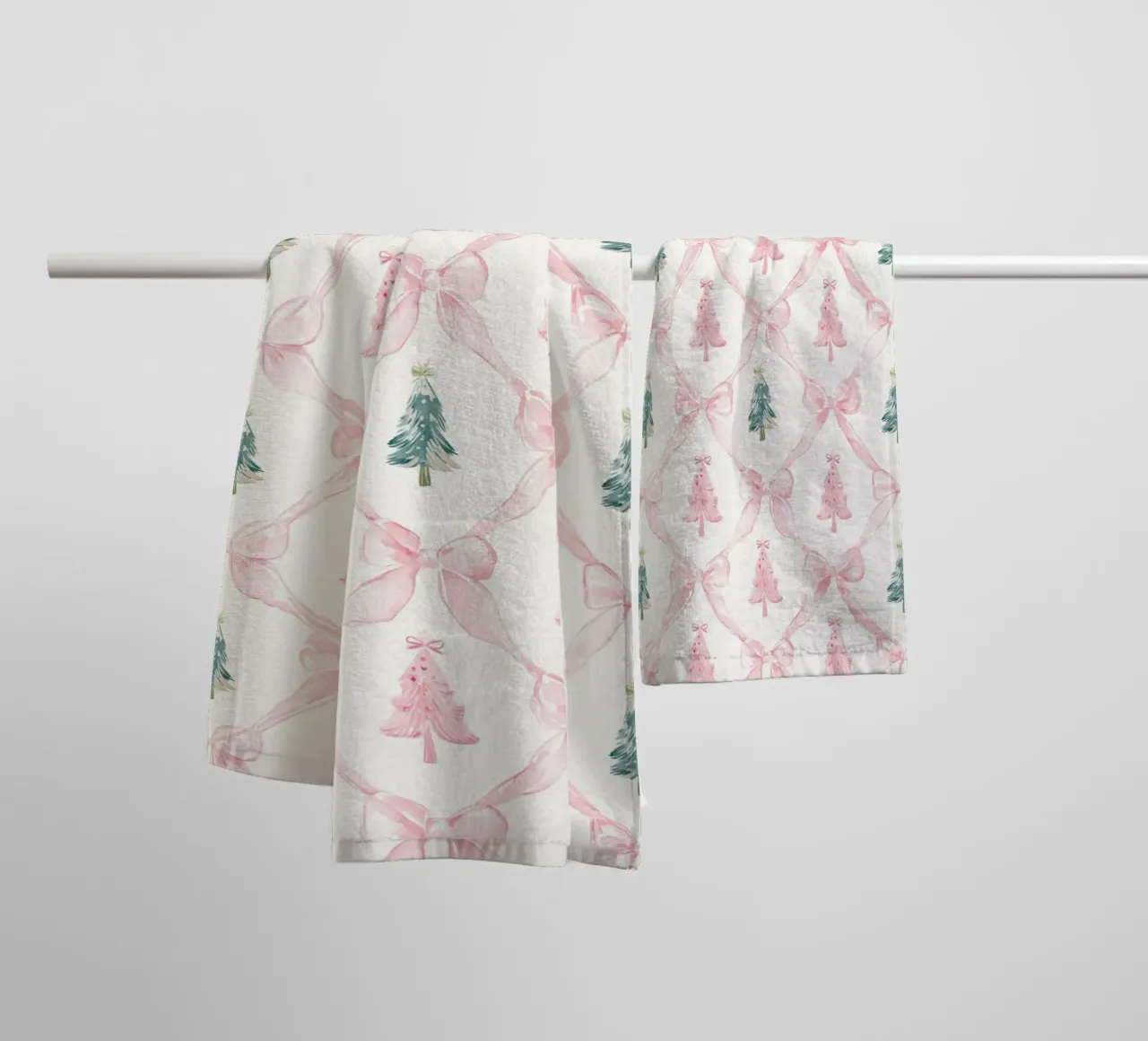 Coquette Estetica Alberi di Natale rosa con fiocchi rosa Y2K asciugamano da bagno da Gentle Echoes Art
