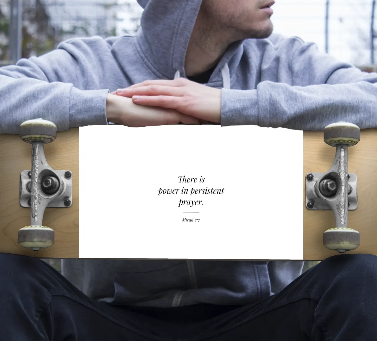 C'è forza in una citazione persistente adesivo da Paigaam Studio