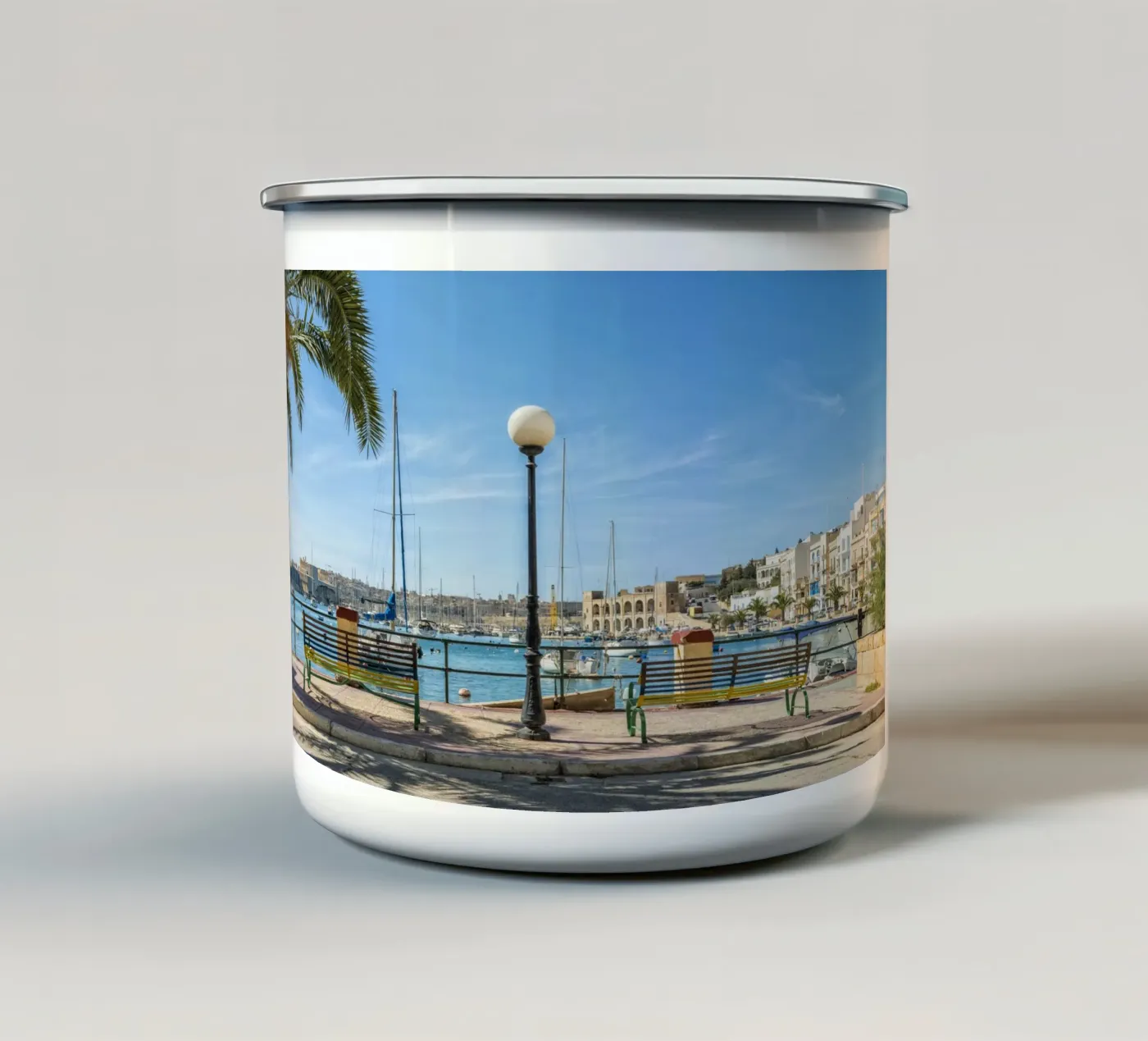 Boulevard emaille mok van Curious Collections by Marielle Leenders