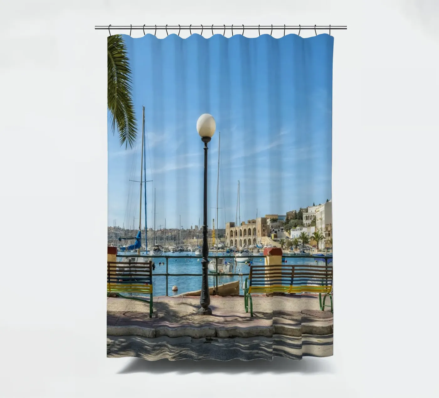 Boulevard Duschvorhang von Curious Collections by Marielle Leenders