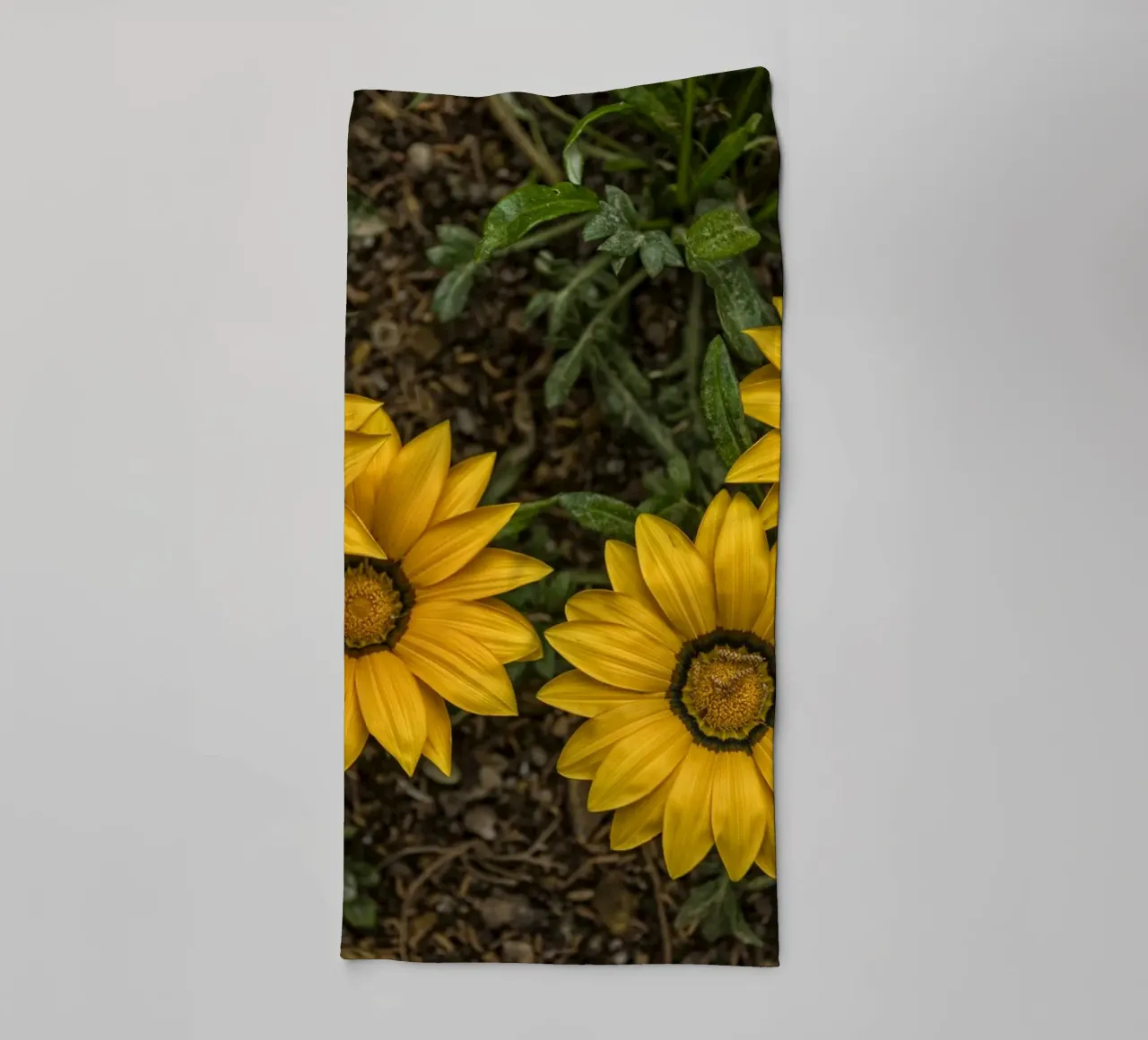 Golden flowers towel by Curious Collections by Marielle Leenders