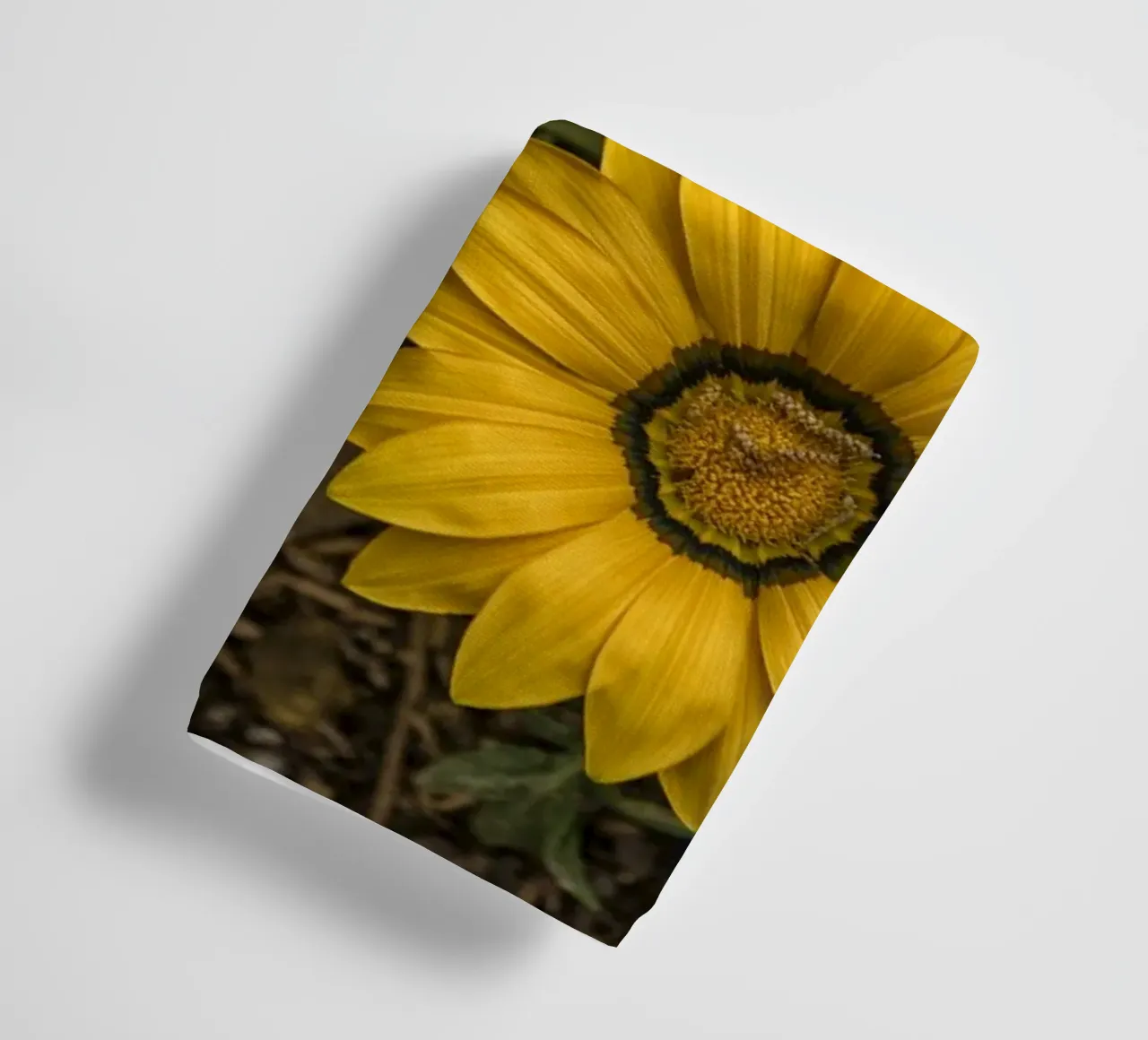 Golden flowers towel by Curious Collections by Marielle Leenders