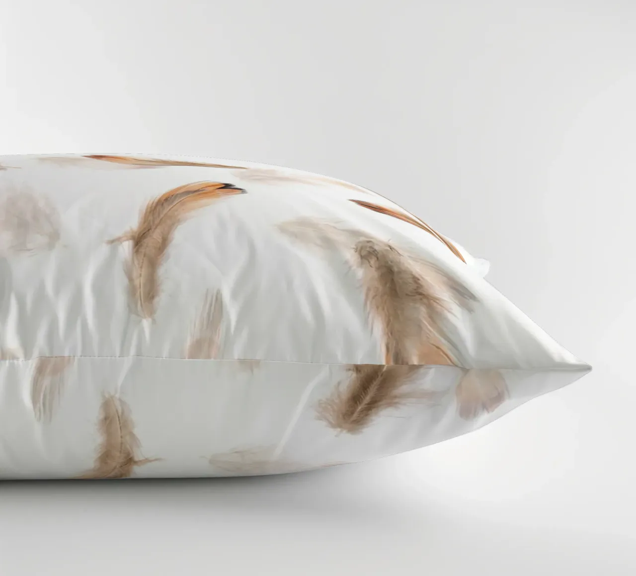 Delicate piume rosa cuscino da Curious Collections by Marielle Leenders