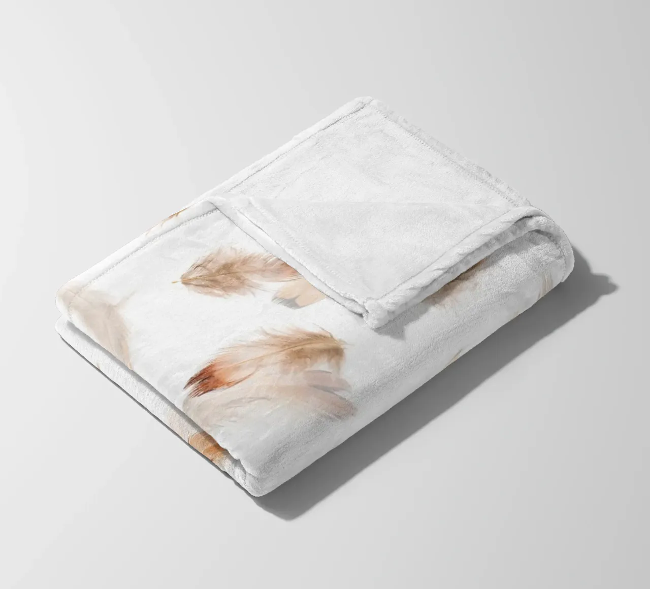 Delicate piume rosa coperta in pile da Curious Collections by Marielle Leenders