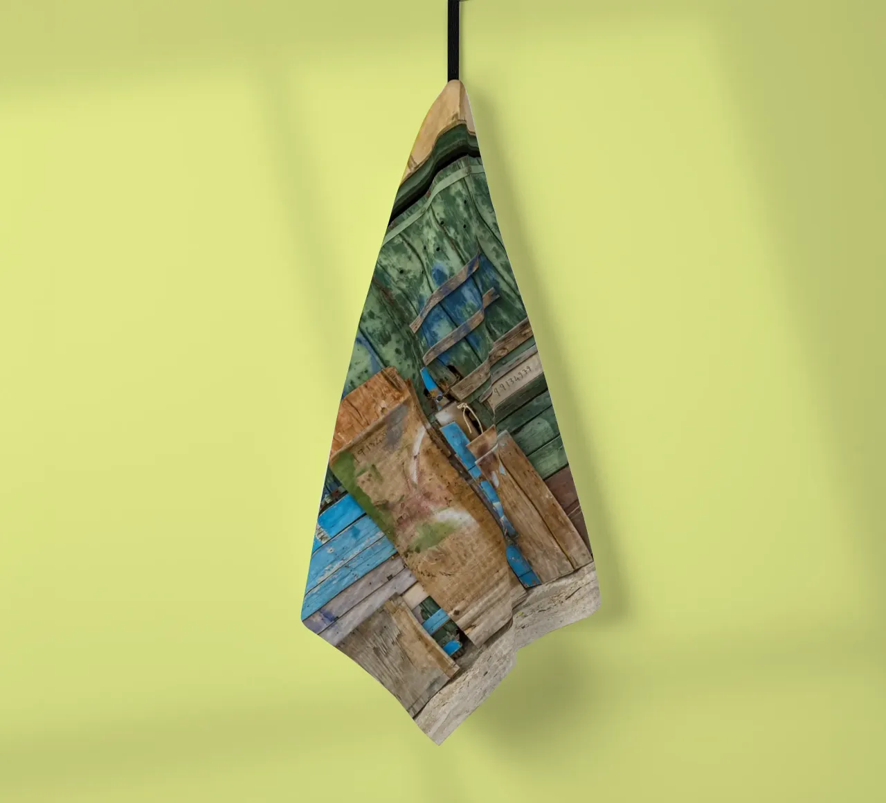 Ponte ad arco vintage con porte in legno canovaccio da cucina da Curious Collections by Marielle Leenders