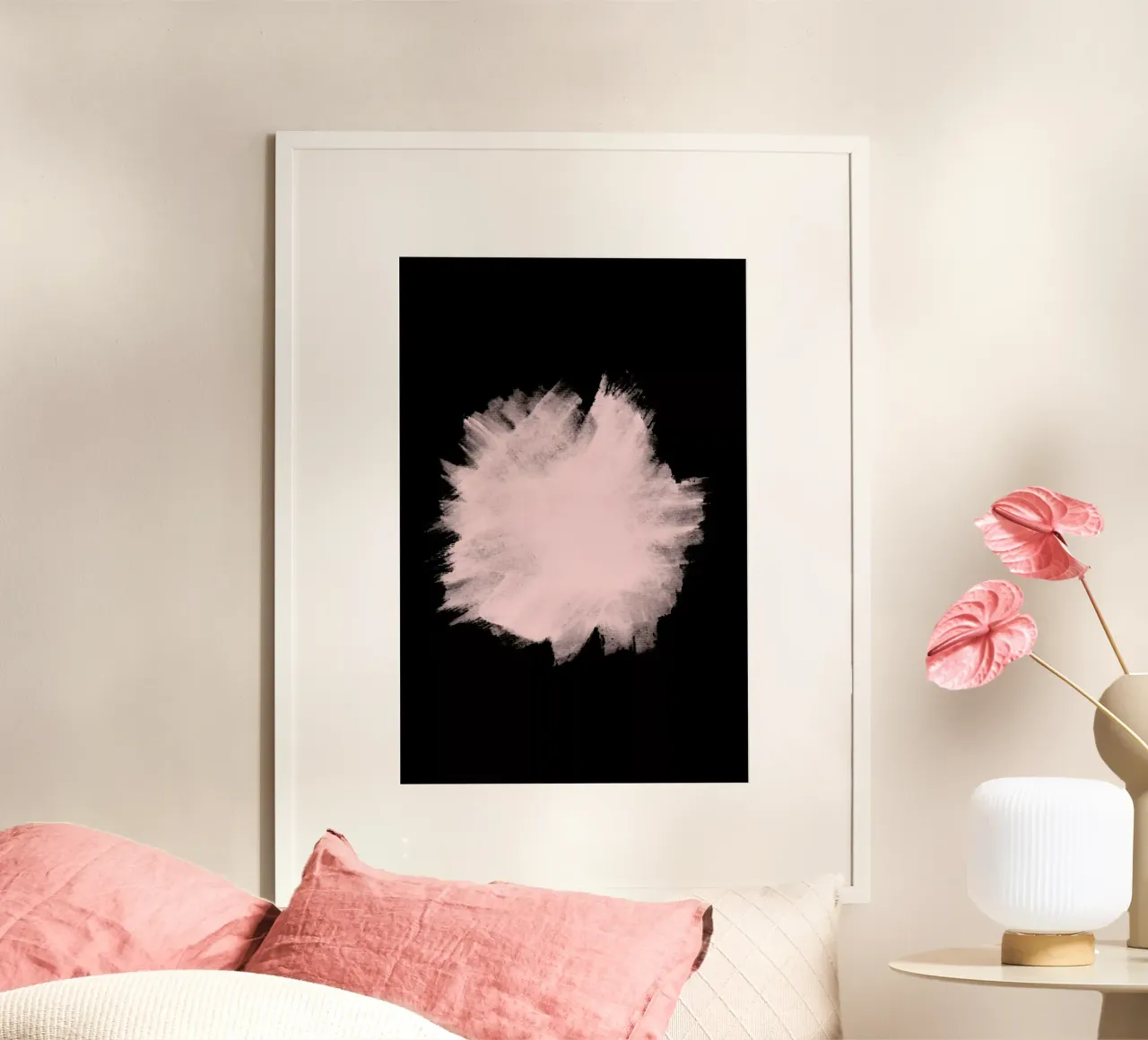 Pink Stain On Black poster con telaio in legno da cafelab
