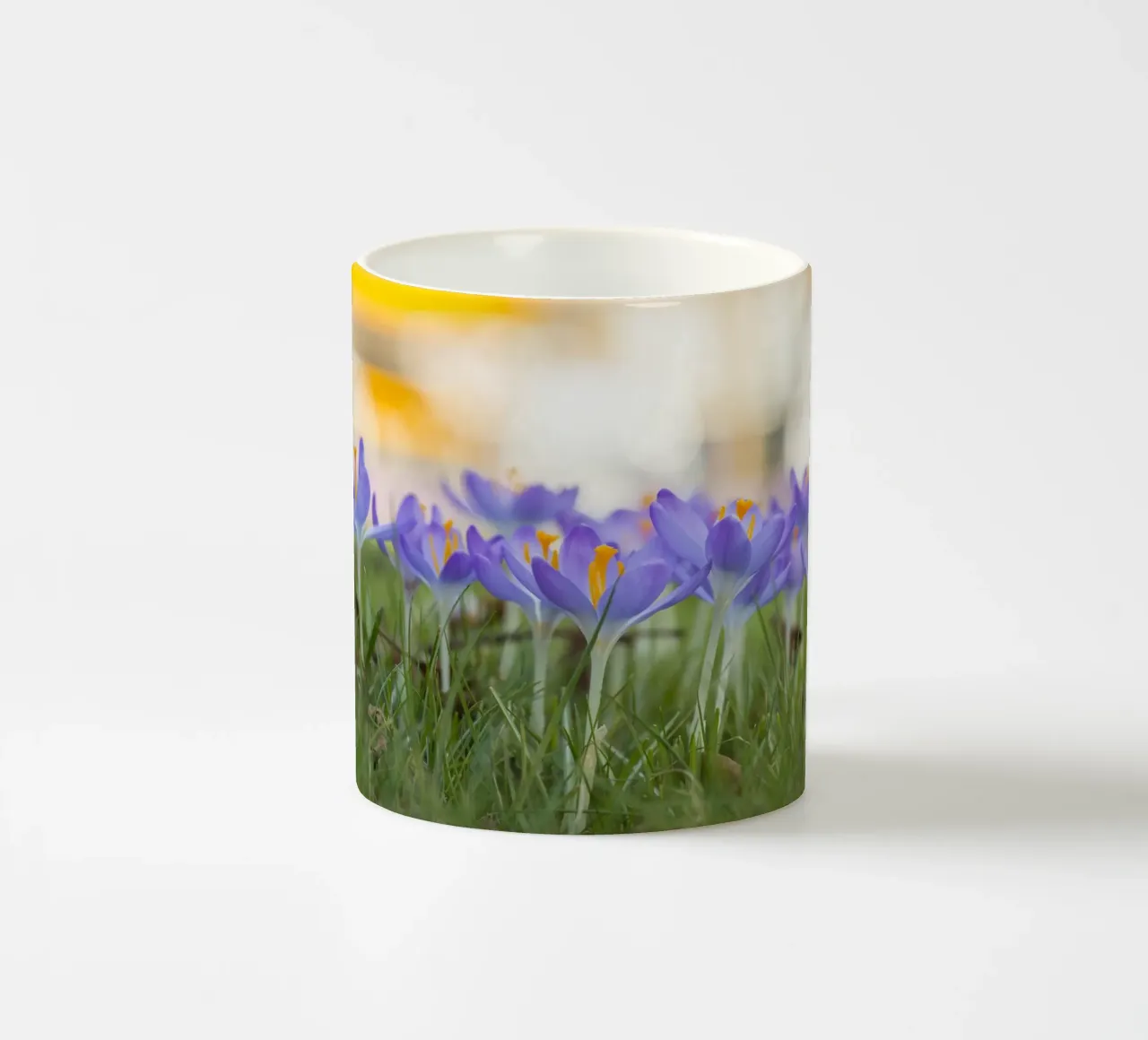 Crochi viola tazza in ceramica da Curious Collections by Marielle Leenders
